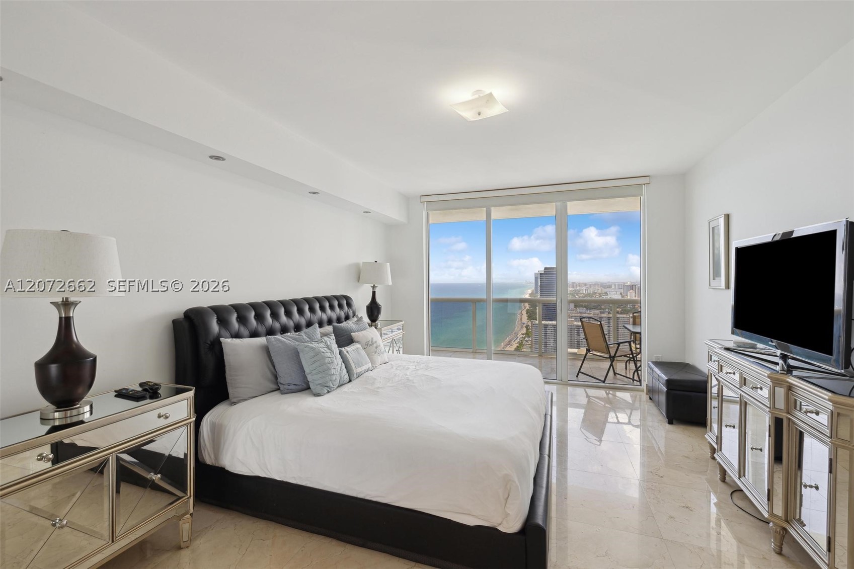 image Beach Club 215