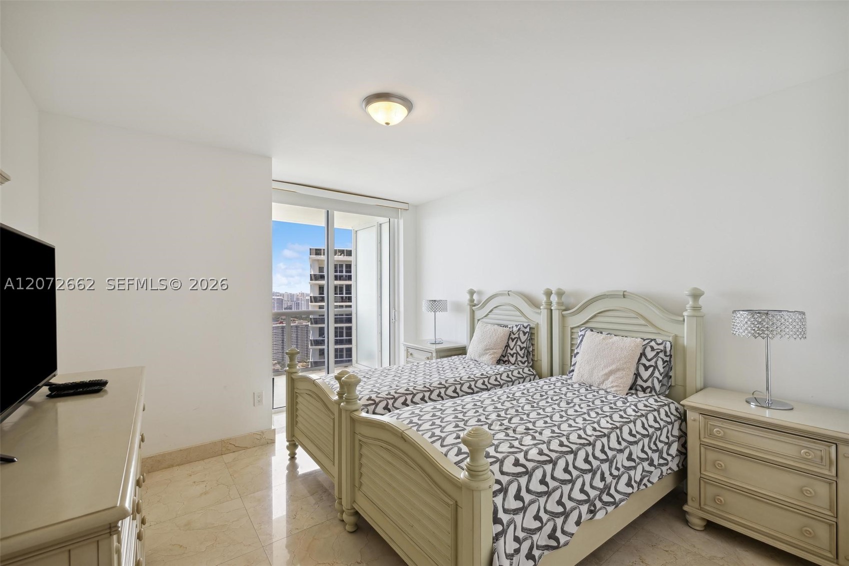 image Beach Club 221