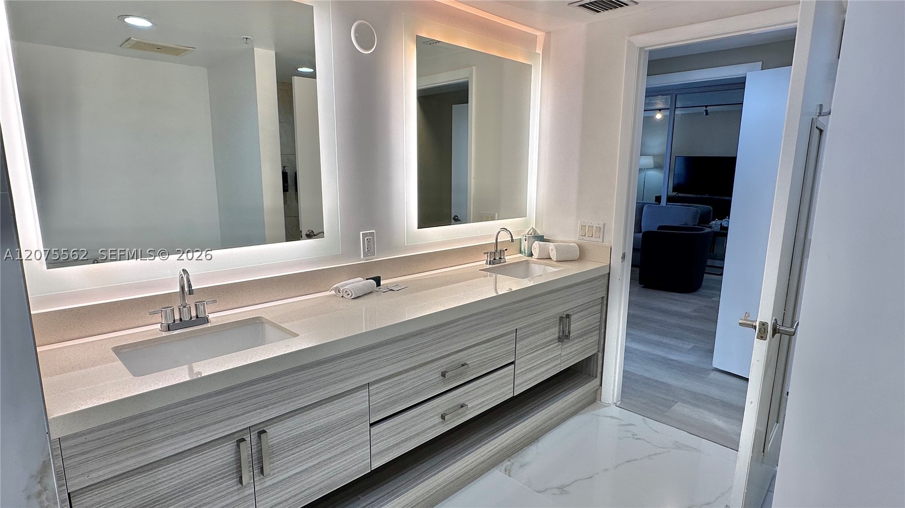 17375 Collins Ave #2003 Sunny Isles Beach, FL 33160