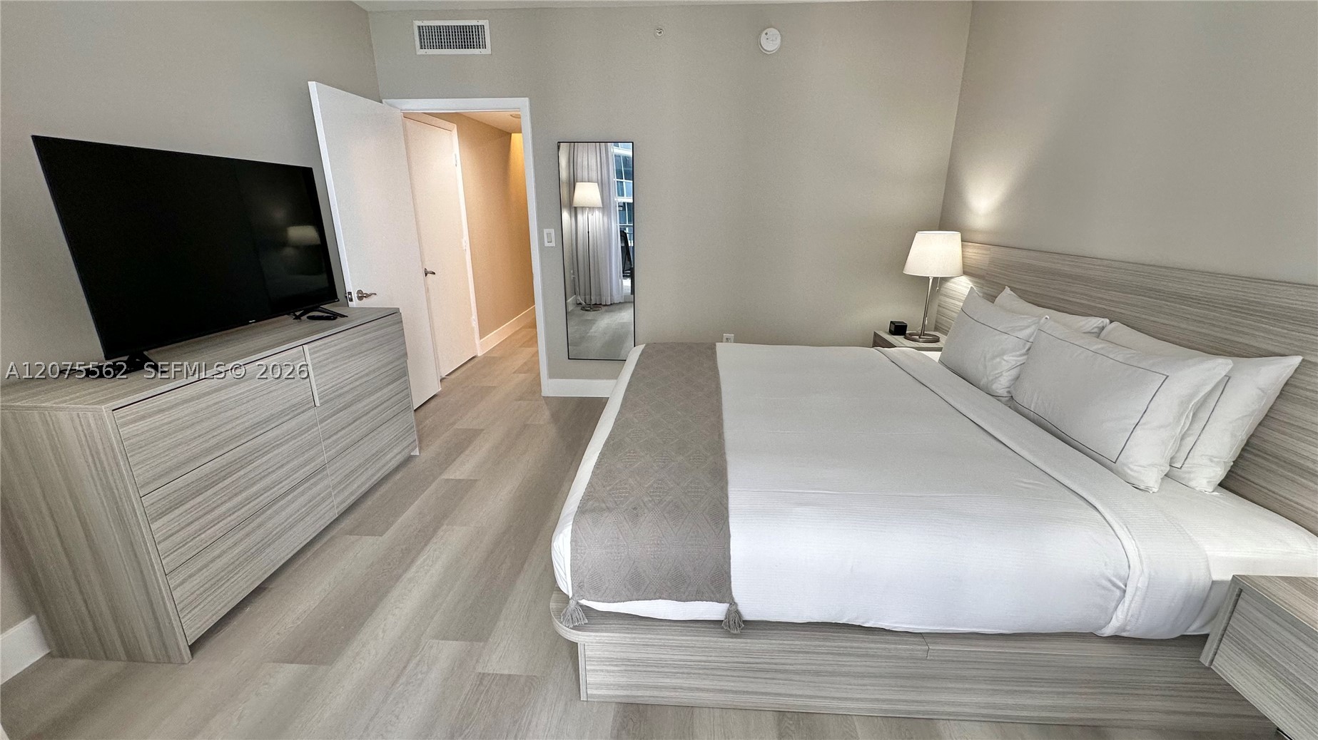 17375 Collins Ave #2003 Sunny Isles Beach, FL 33160