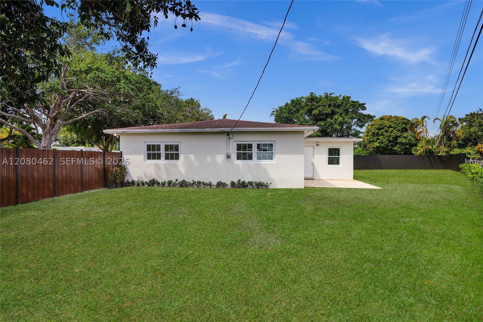 2125 Alamanda Dr North Miami, FL 33181
