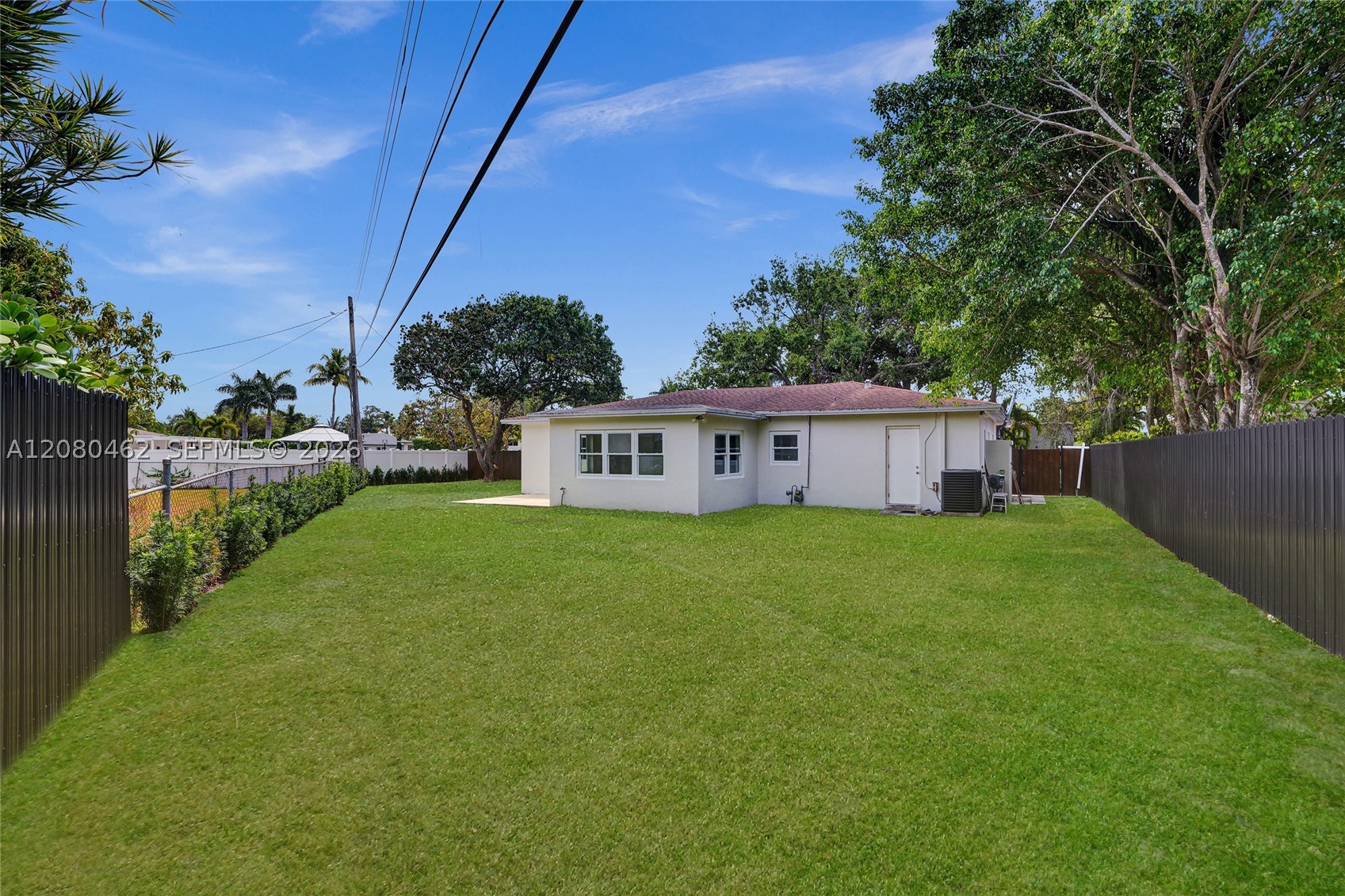 2125 Alamanda Dr North Miami, FL 33181