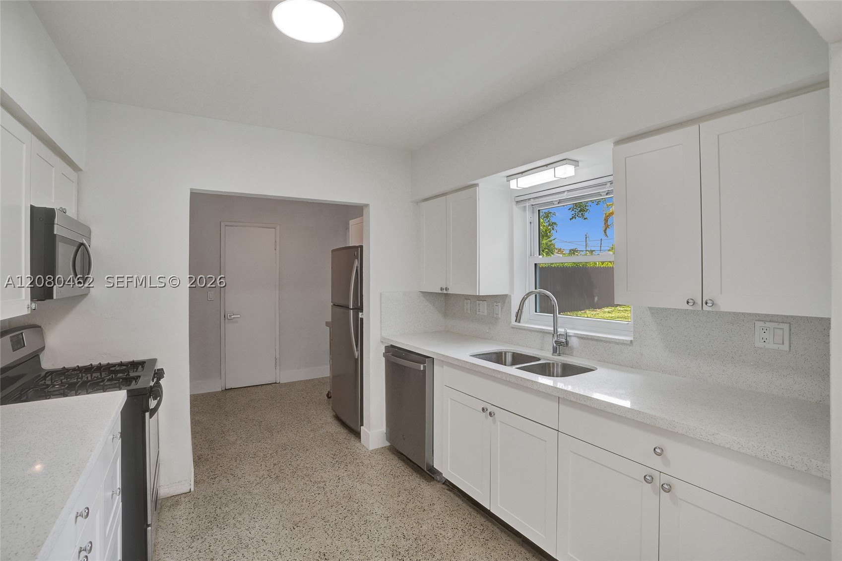 2125 Alamanda Dr North Miami, FL 33181