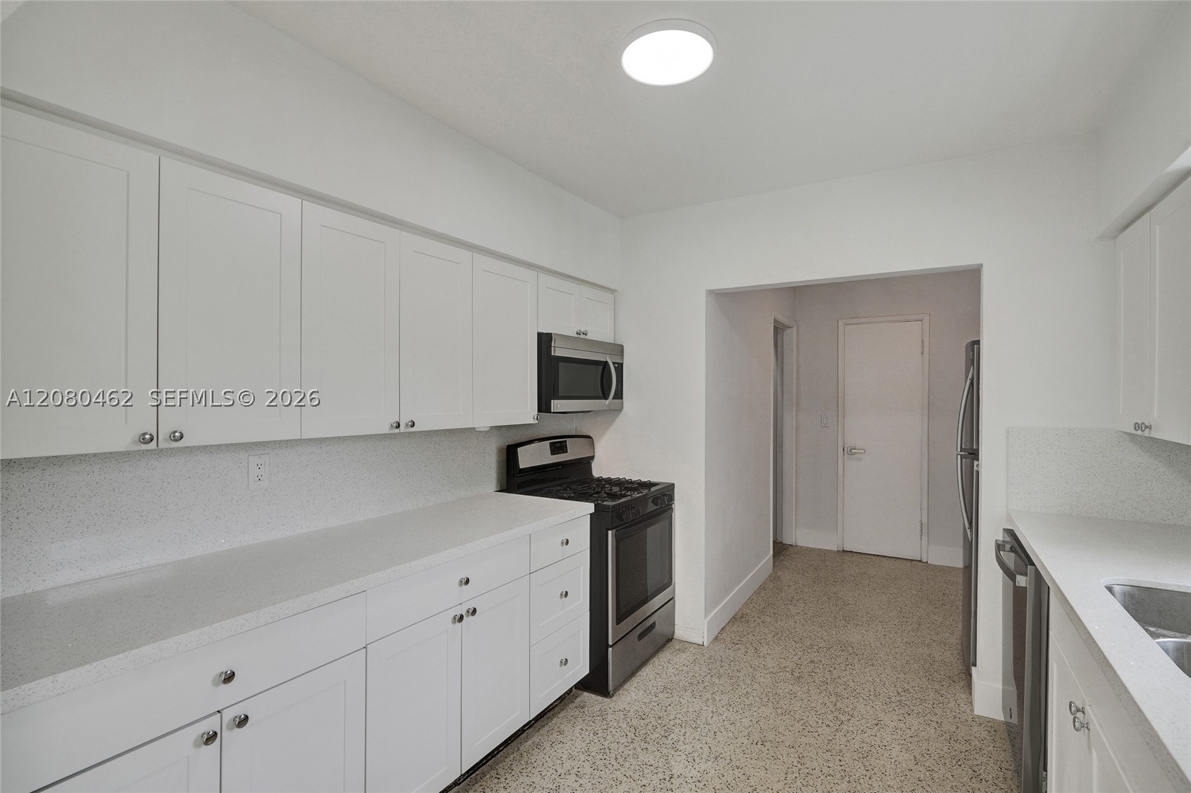 2125 Alamanda Dr North Miami, FL 33181