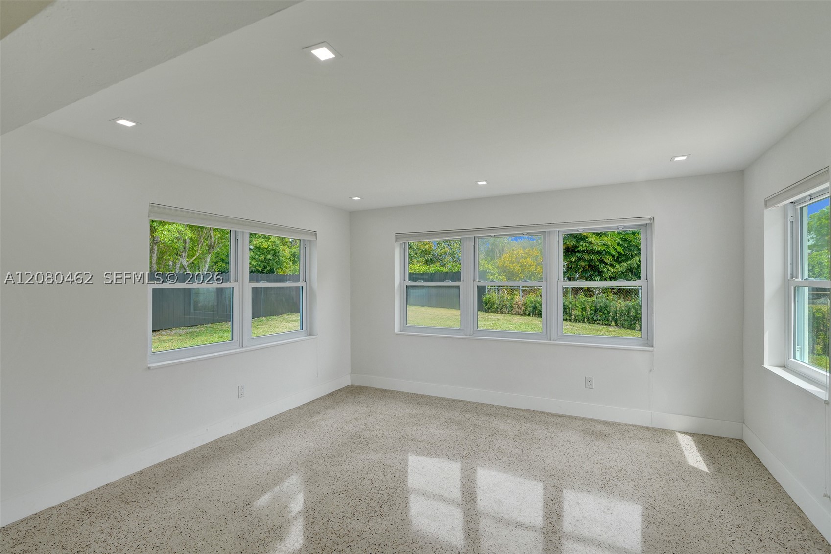 2125 Alamanda Dr North Miami, FL 33181