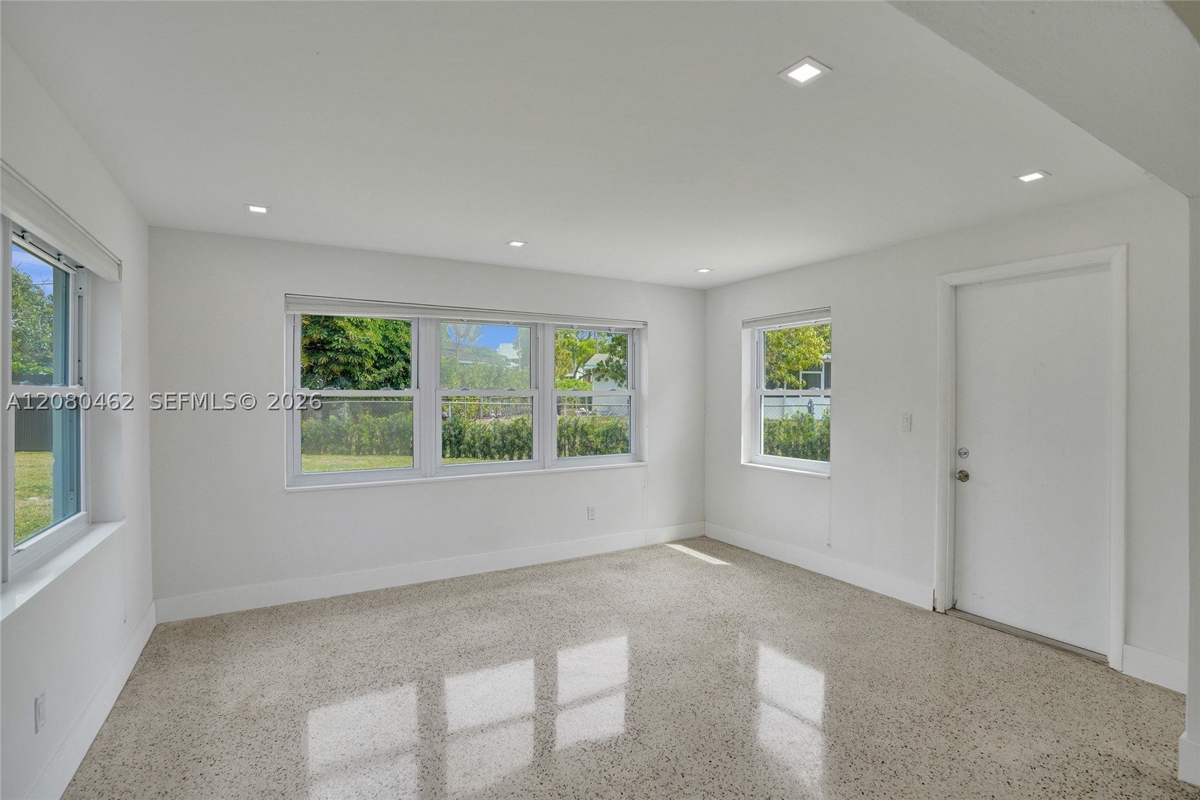 2125 Alamanda Dr North Miami, FL 33181