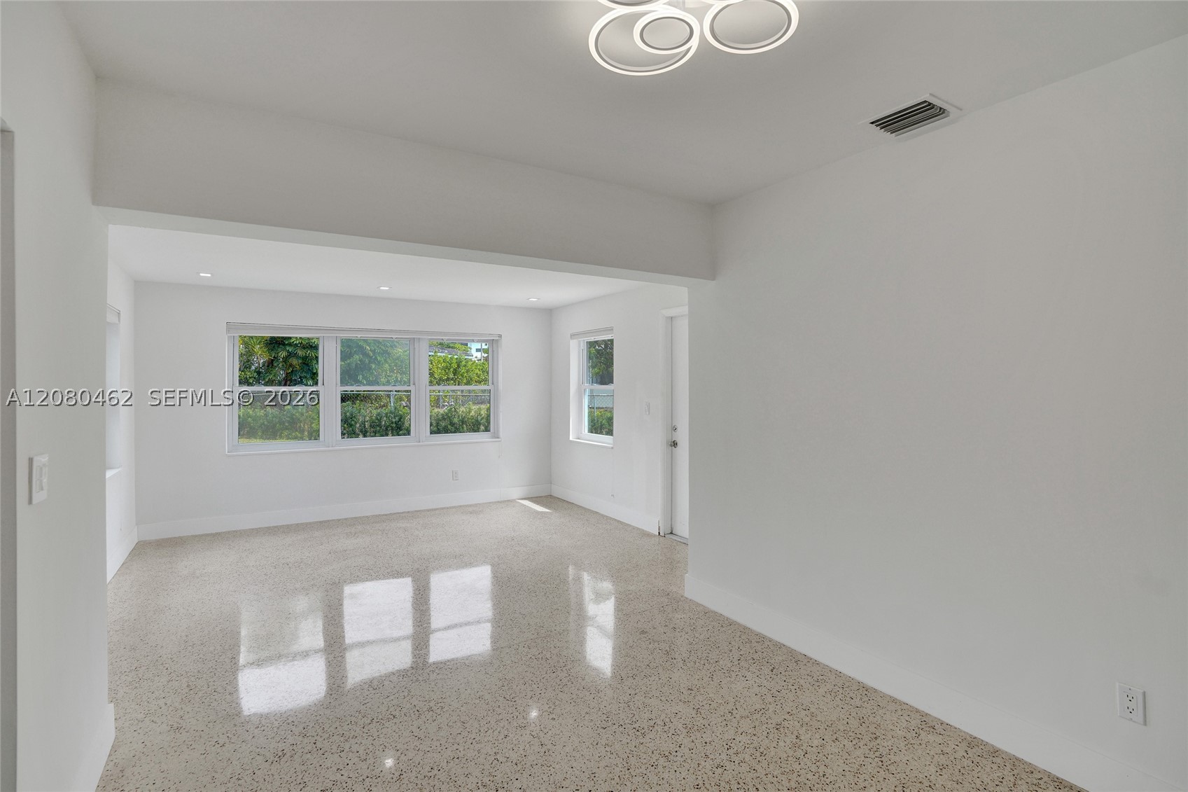 2125 Alamanda Dr North Miami, FL 33181