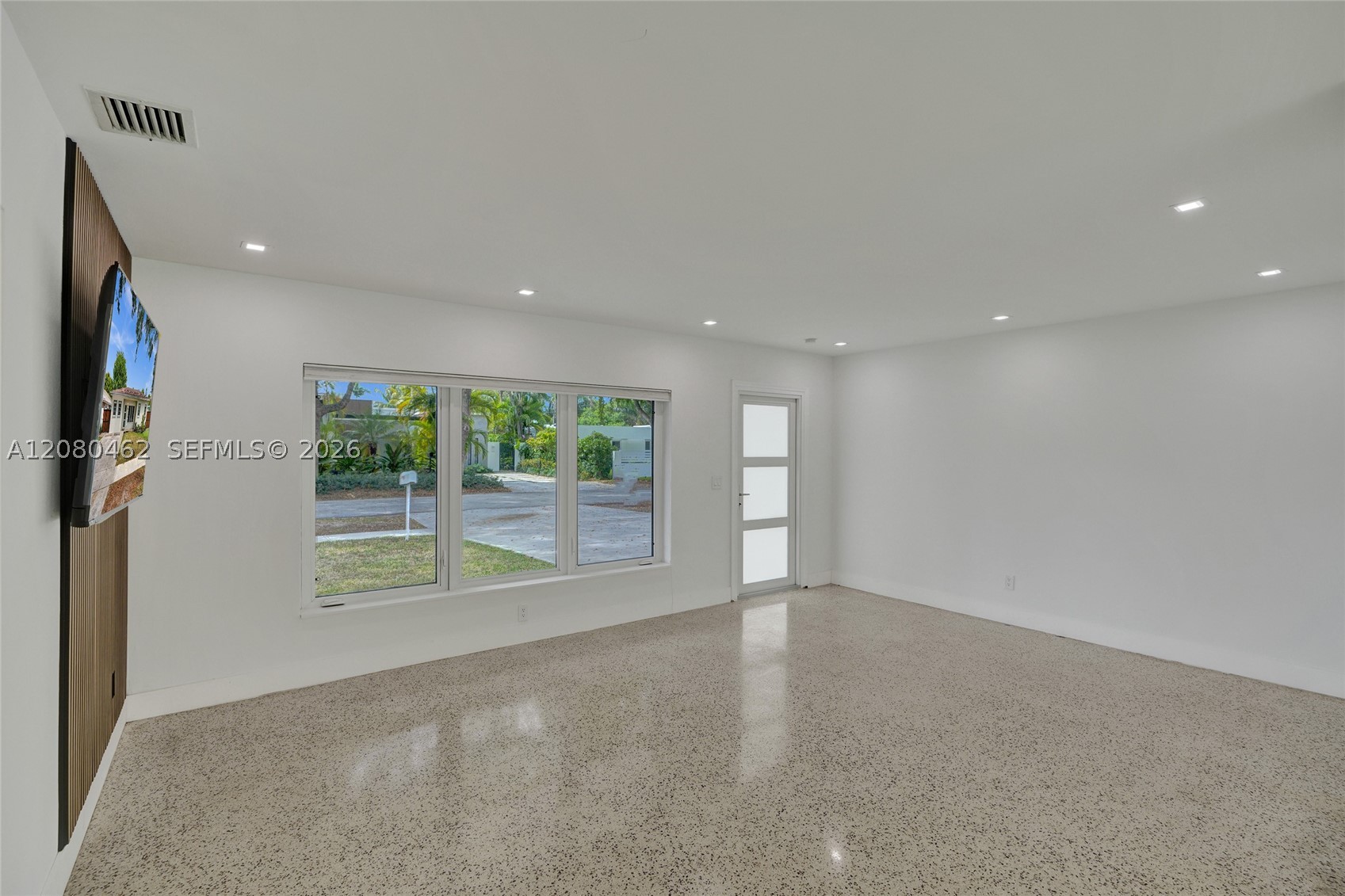 2125 Alamanda Dr North Miami, FL 33181