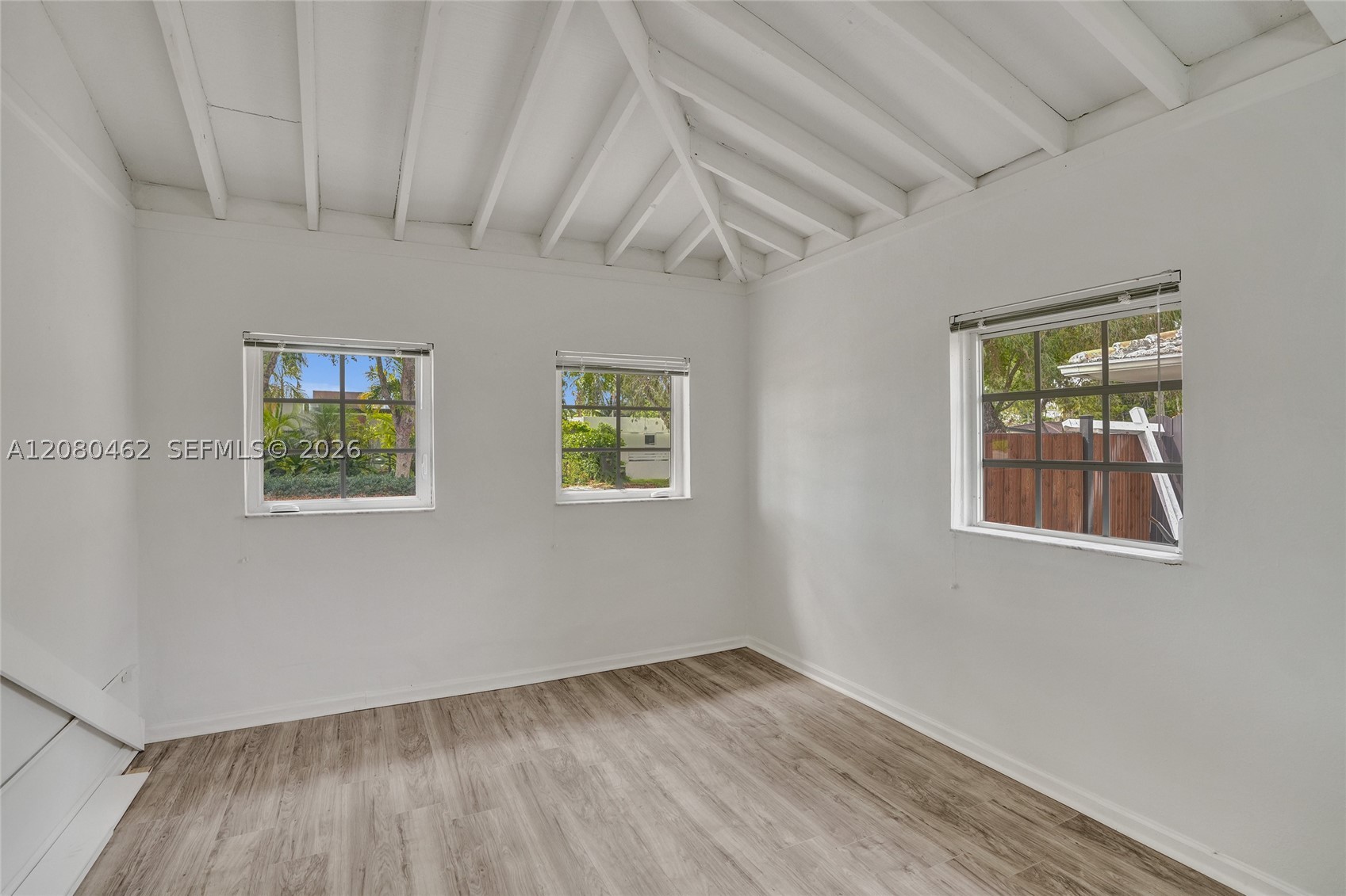 2125 Alamanda Dr North Miami, FL 33181