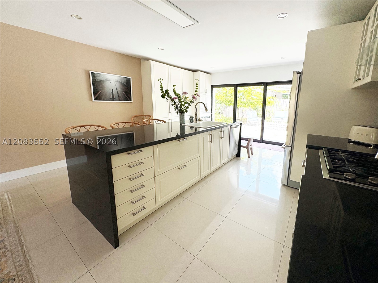 225 W Heather Dr #225 Key Biscayne, FL 33149