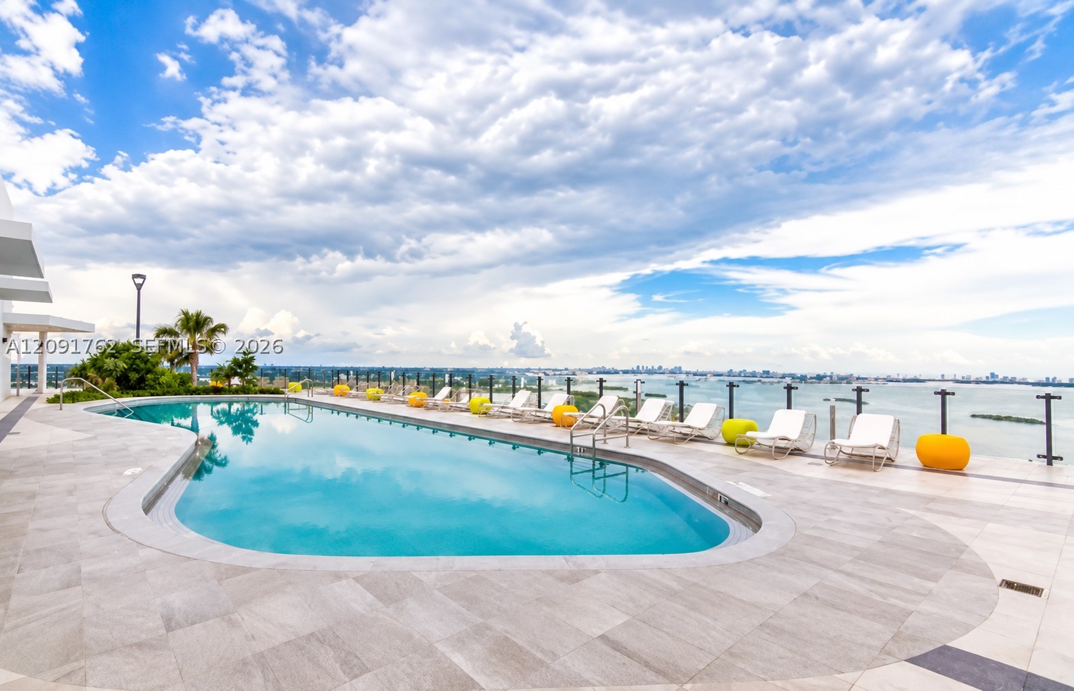 image Paraiso Bayviews24