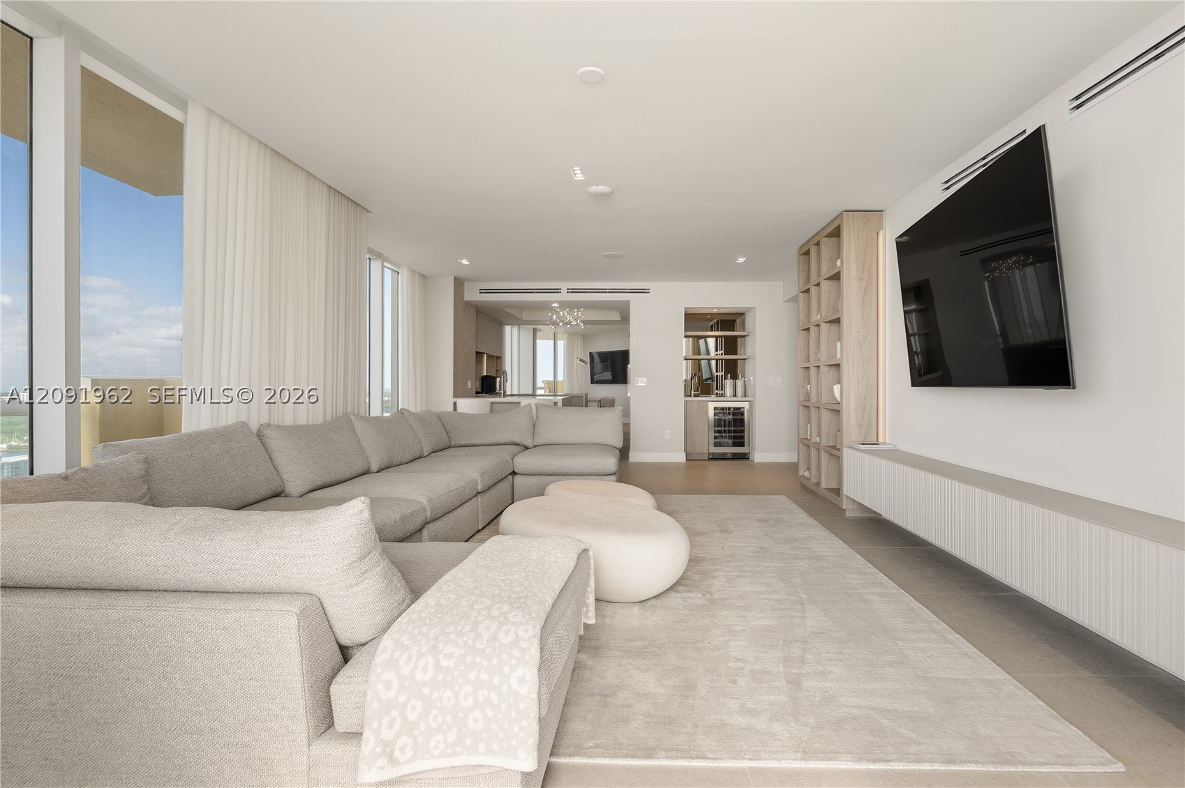 image Acqualina Residences3