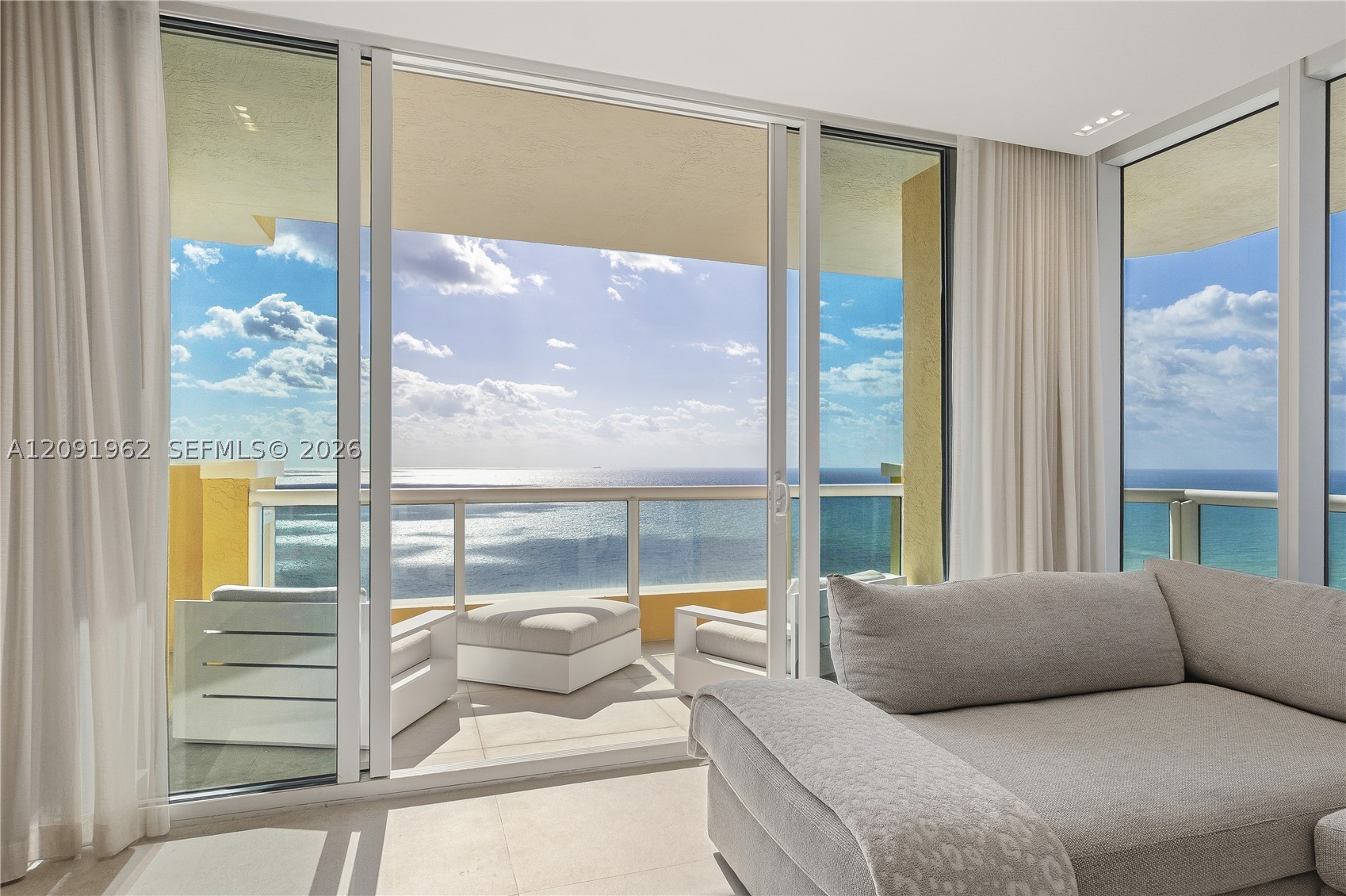 image Acqualina Residences6