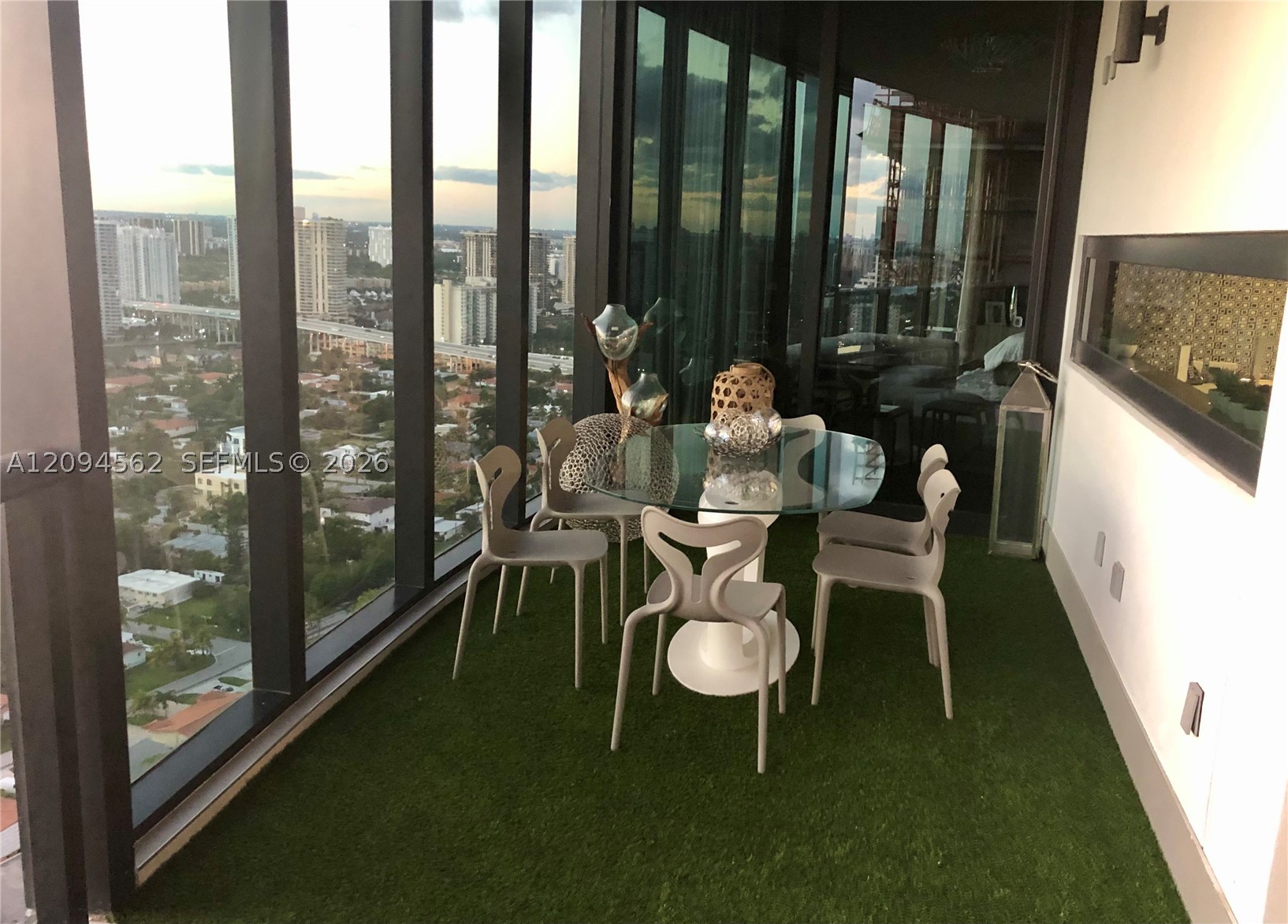 image Porsche Design Tower10