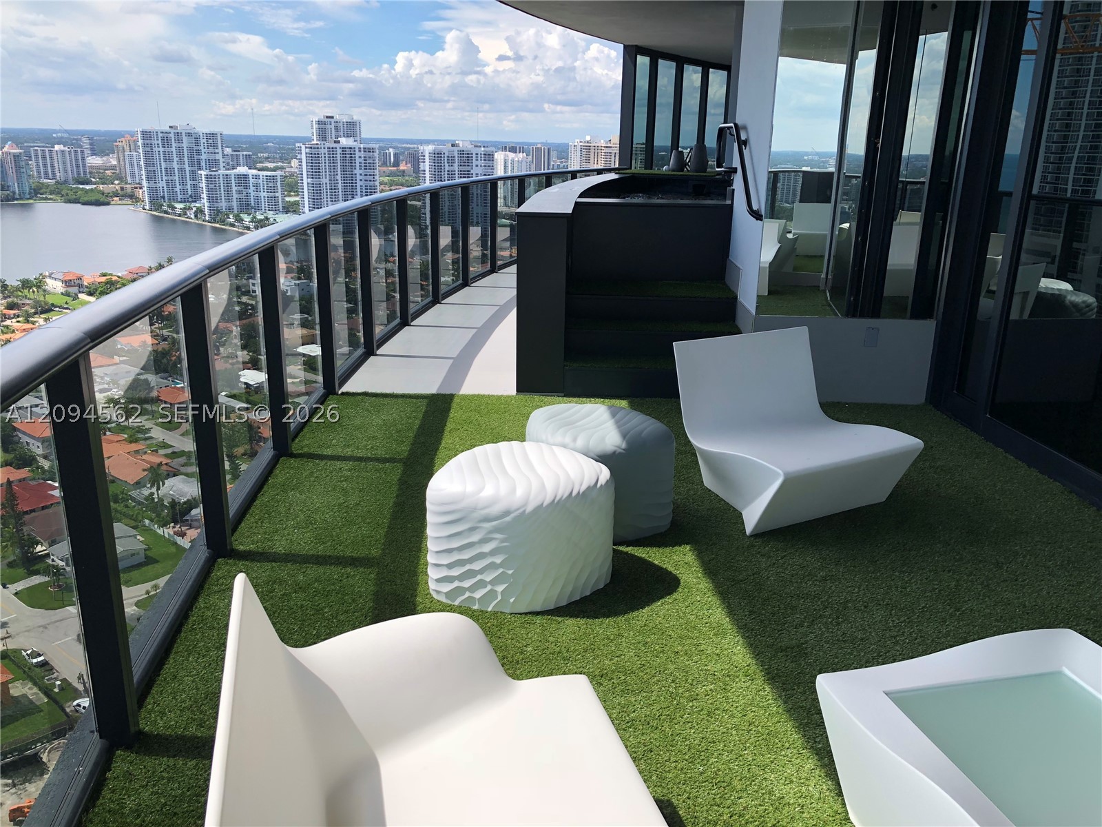 image Porsche Design Tower5