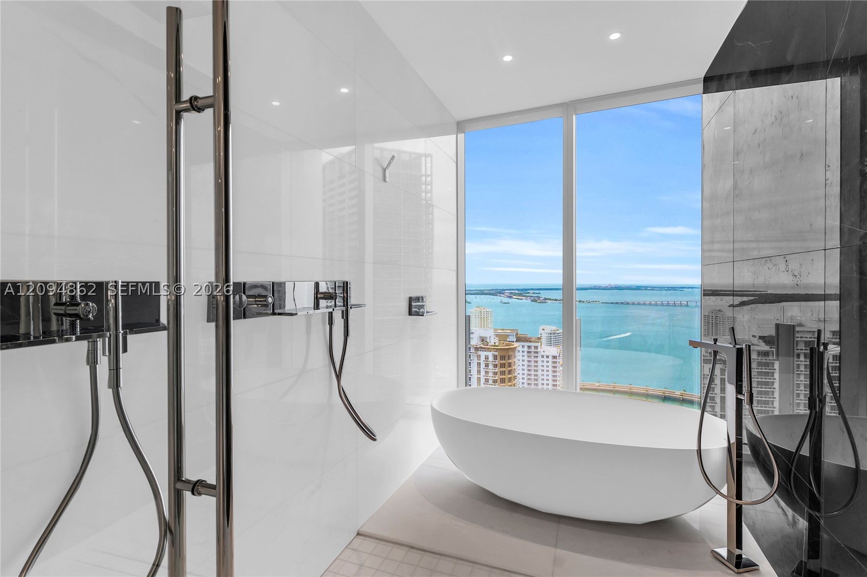 image Aston Martin Residences22