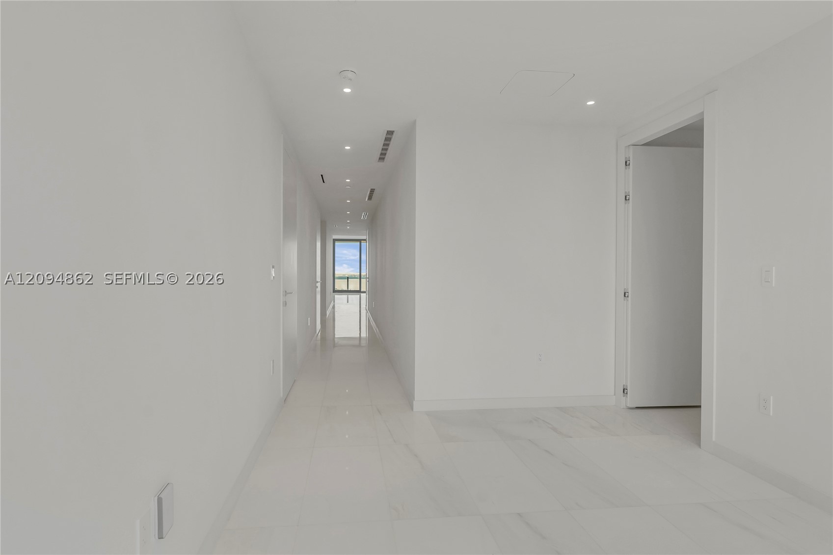 image Aston Martin Residences26