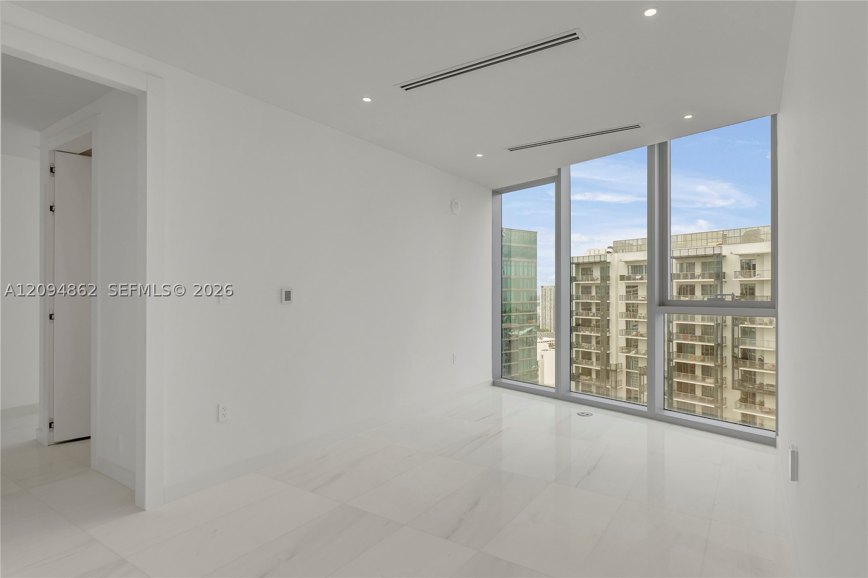image Aston Martin Residences27