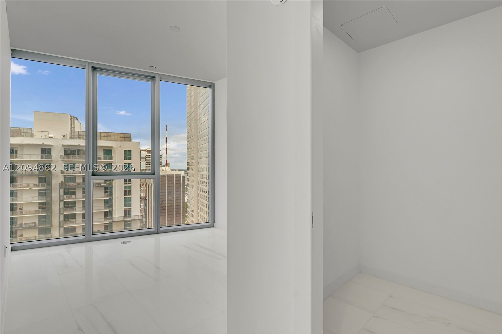 image Aston Martin Residences28