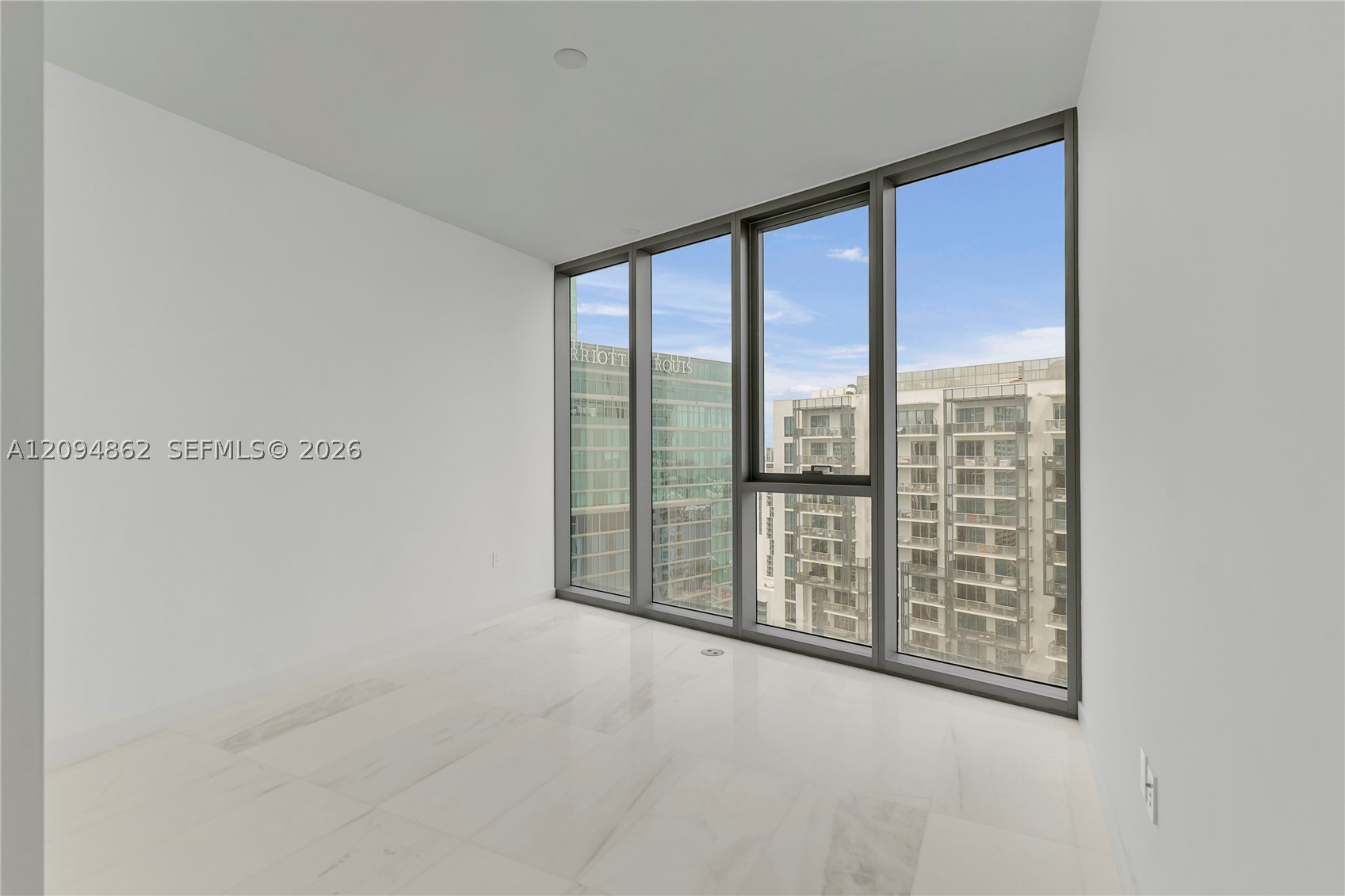 image Aston Martin Residences31