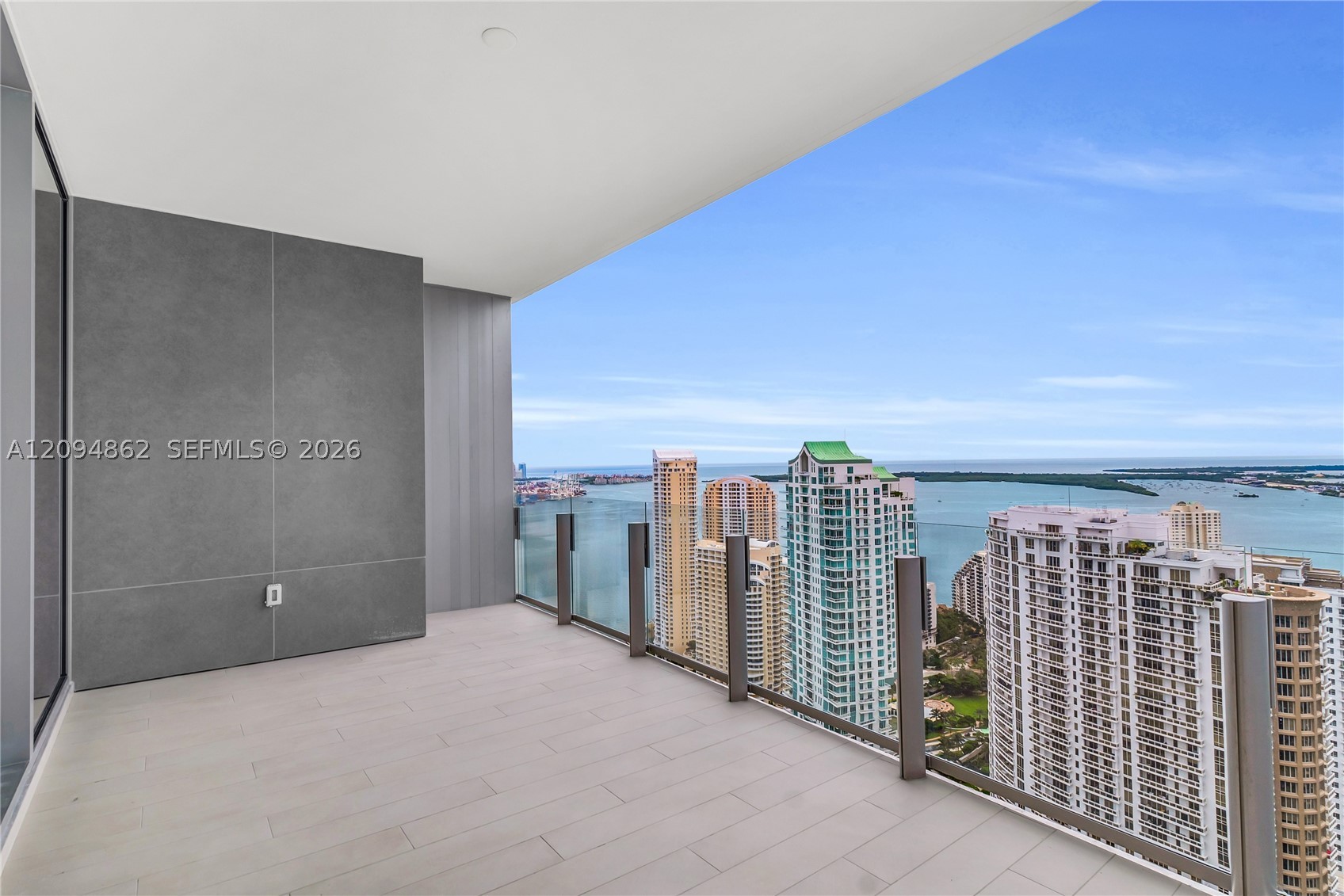 image Aston Martin Residences35