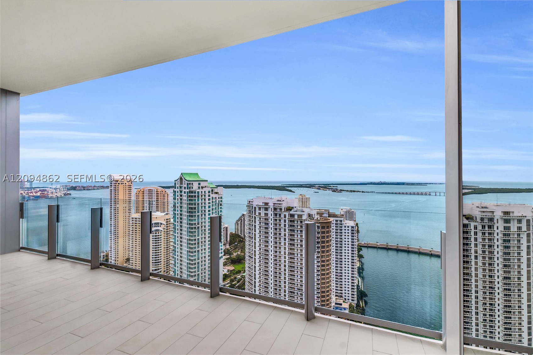 image Aston Martin Residences36