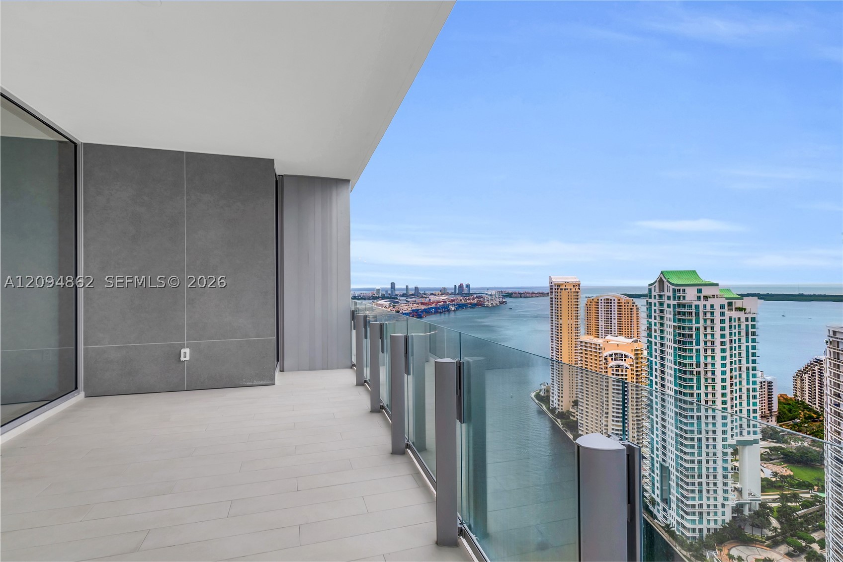 image Aston Martin Residences37