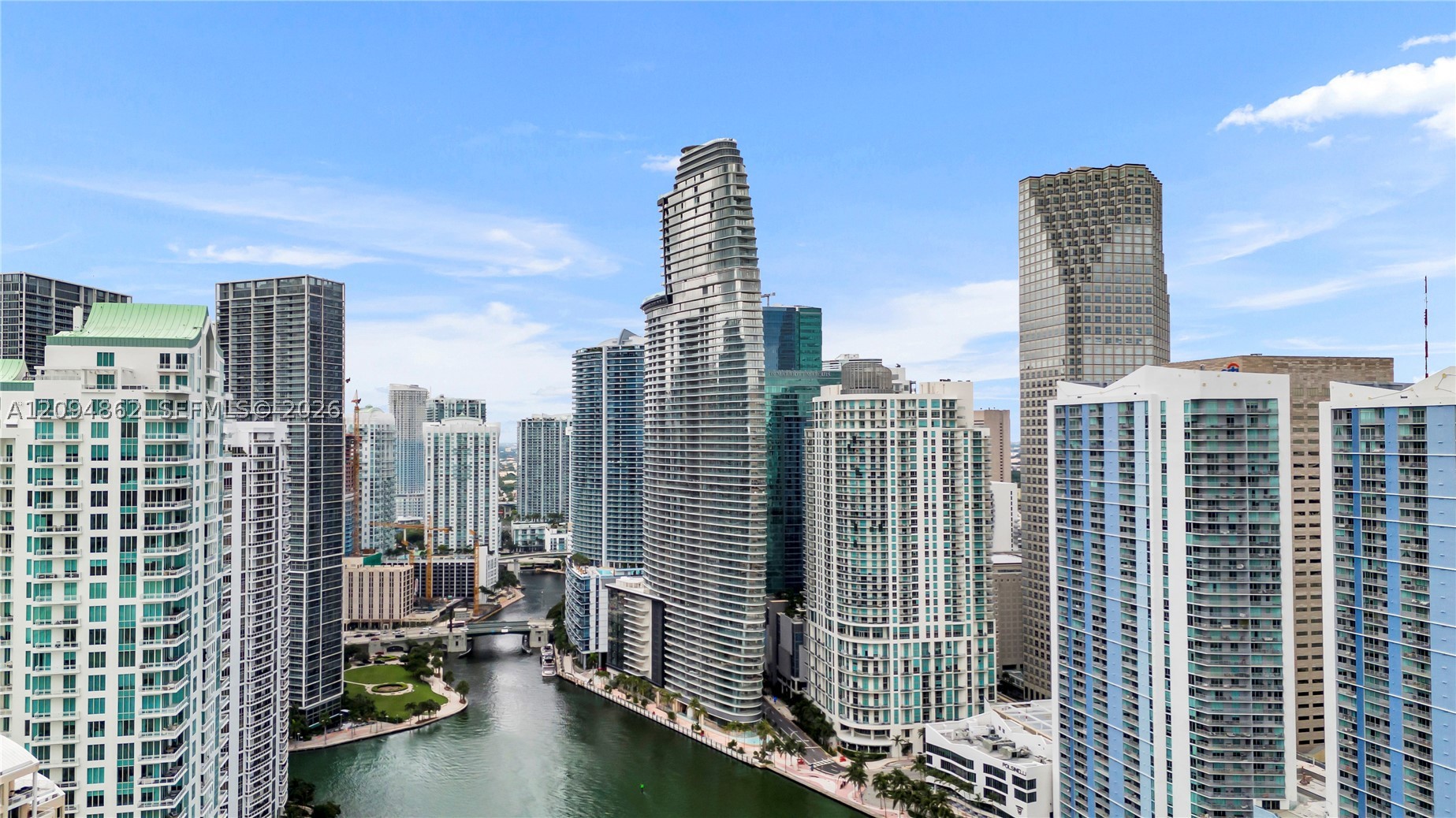 image Aston Martin Residences40