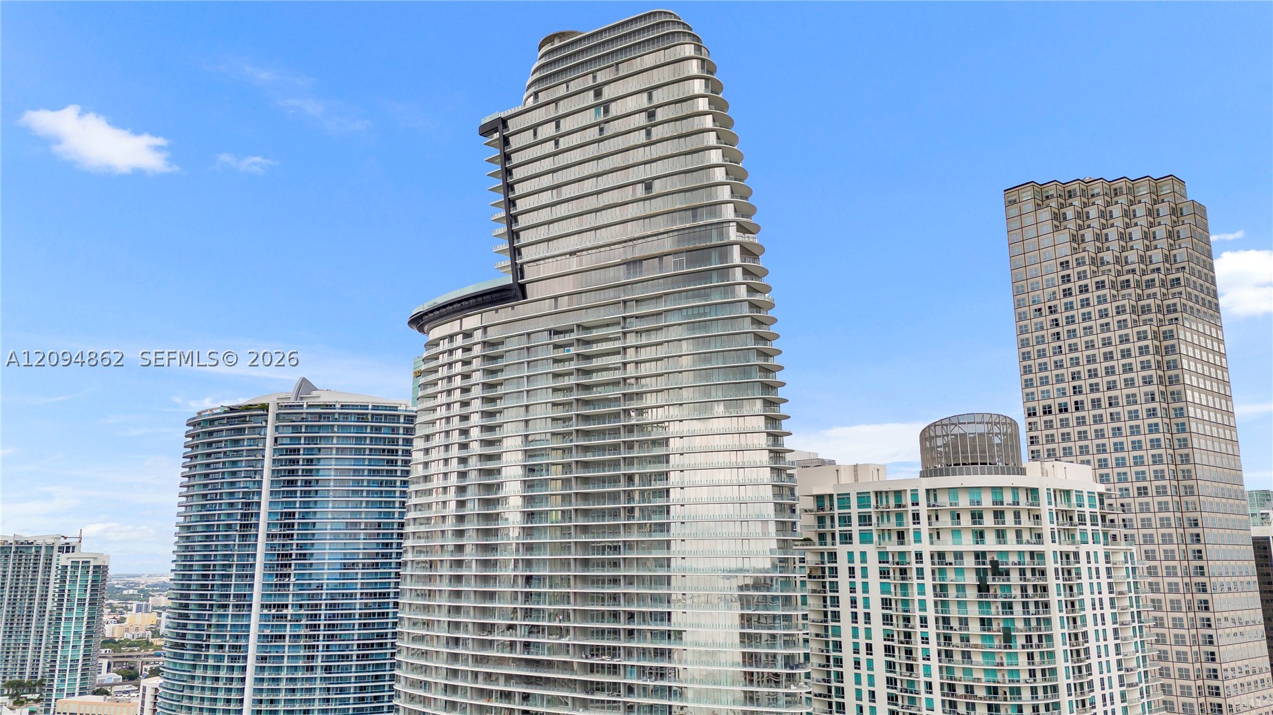 image Aston Martin Residences41