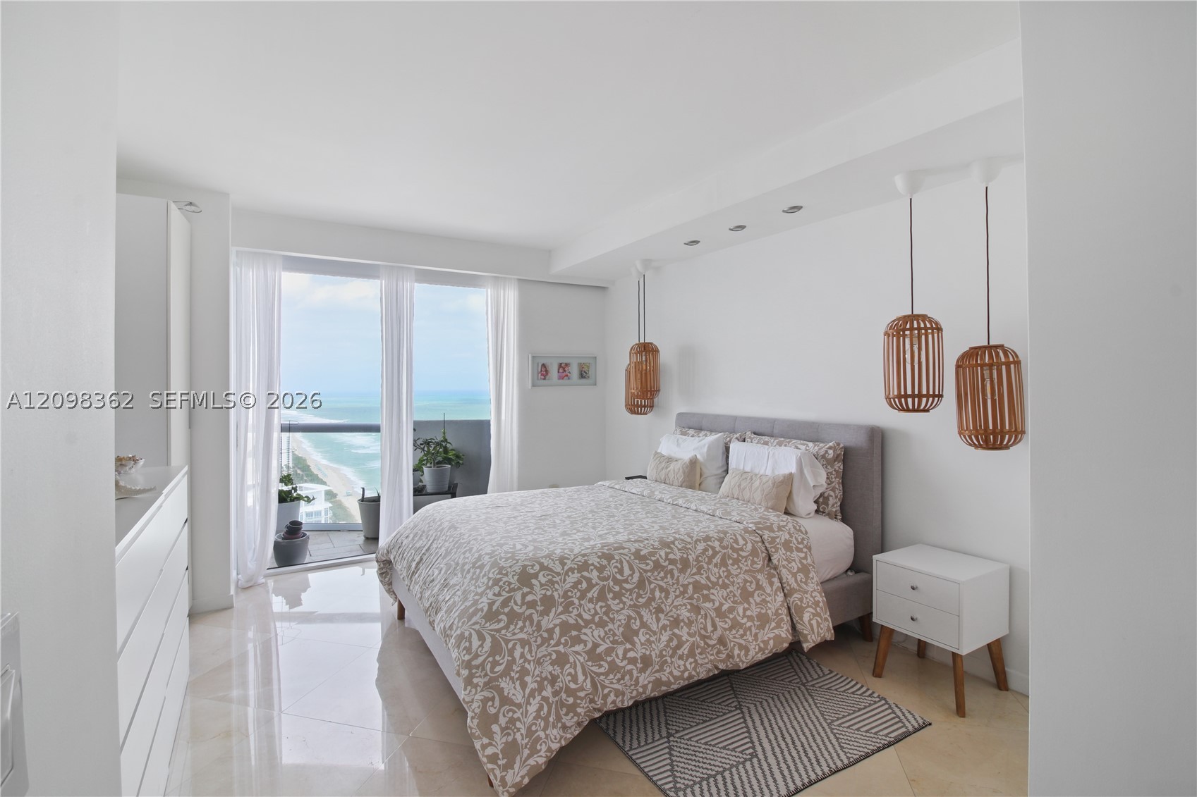 image Akoya18