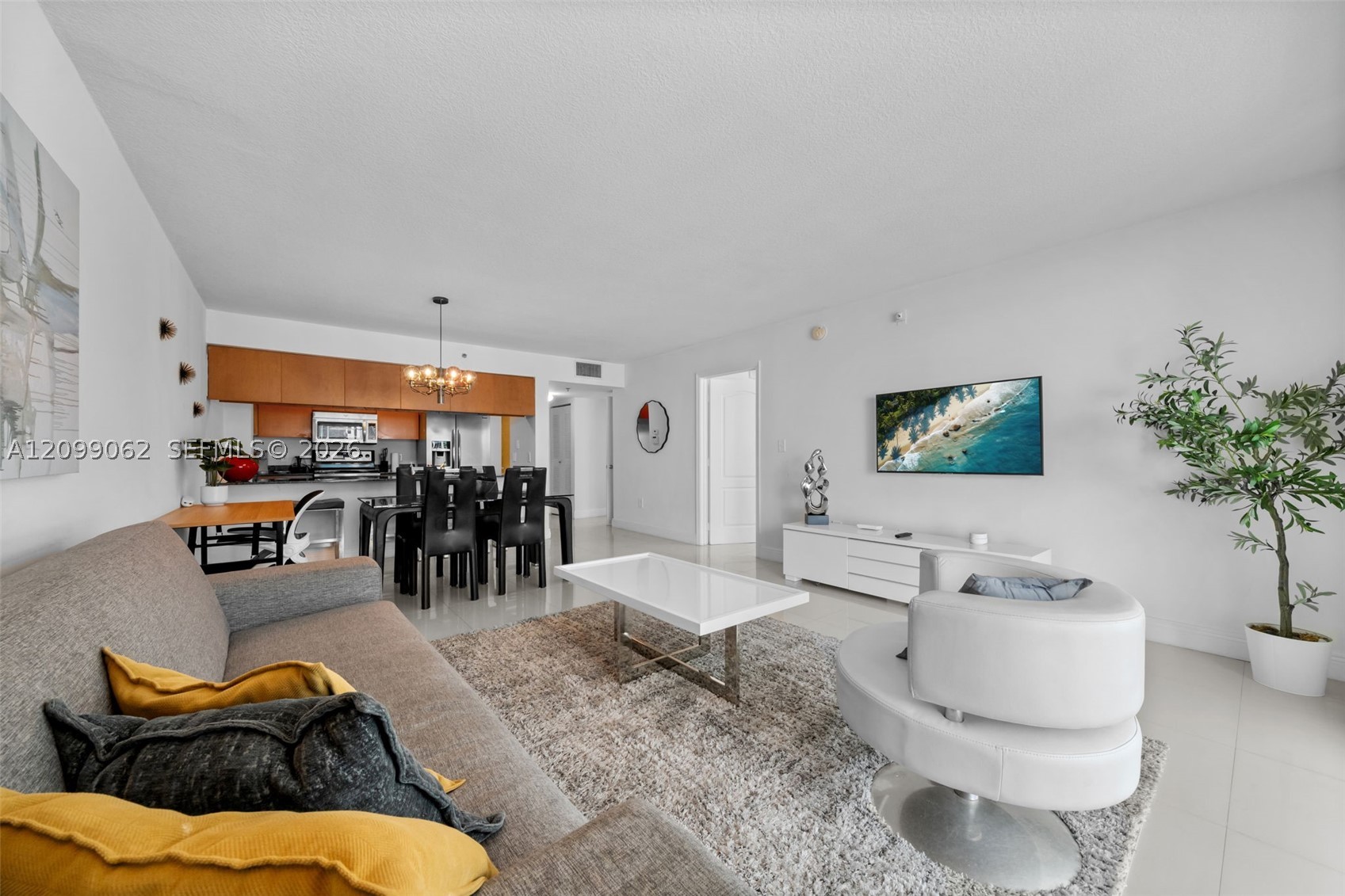 1200 Brickell Bay Dr #3908