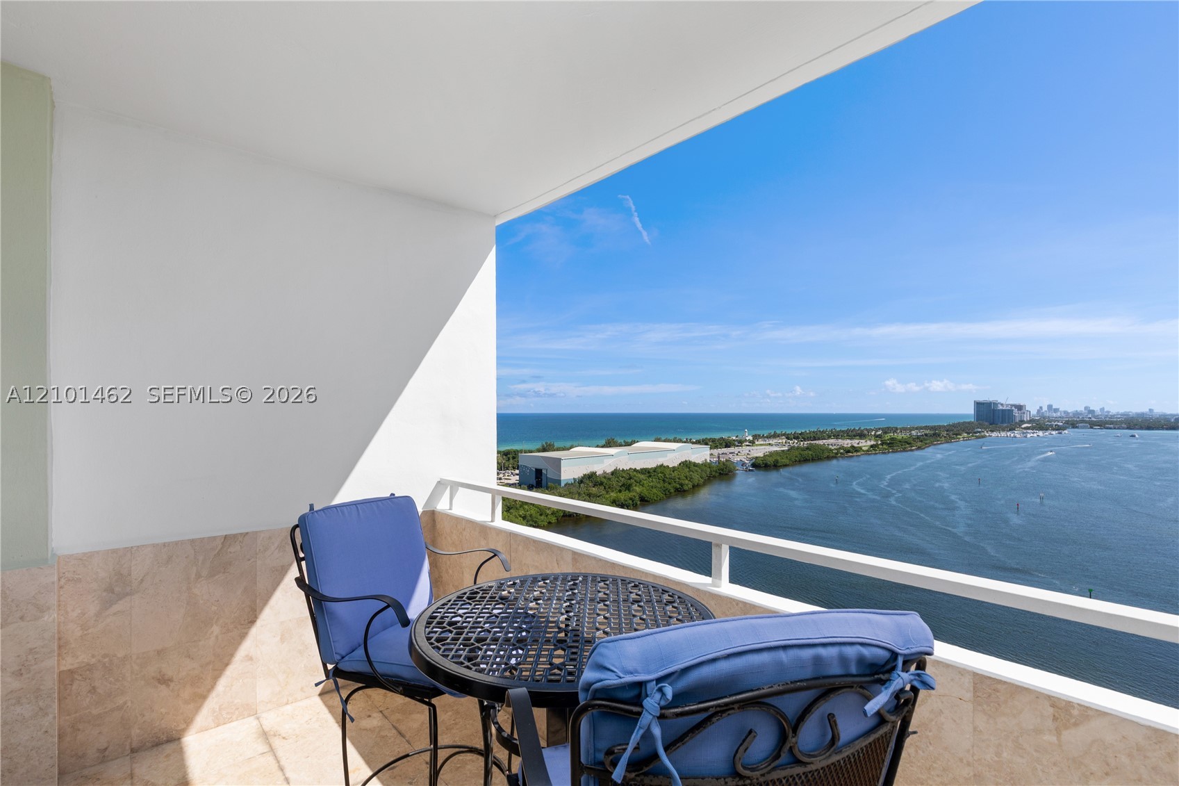 image Arlen House West40