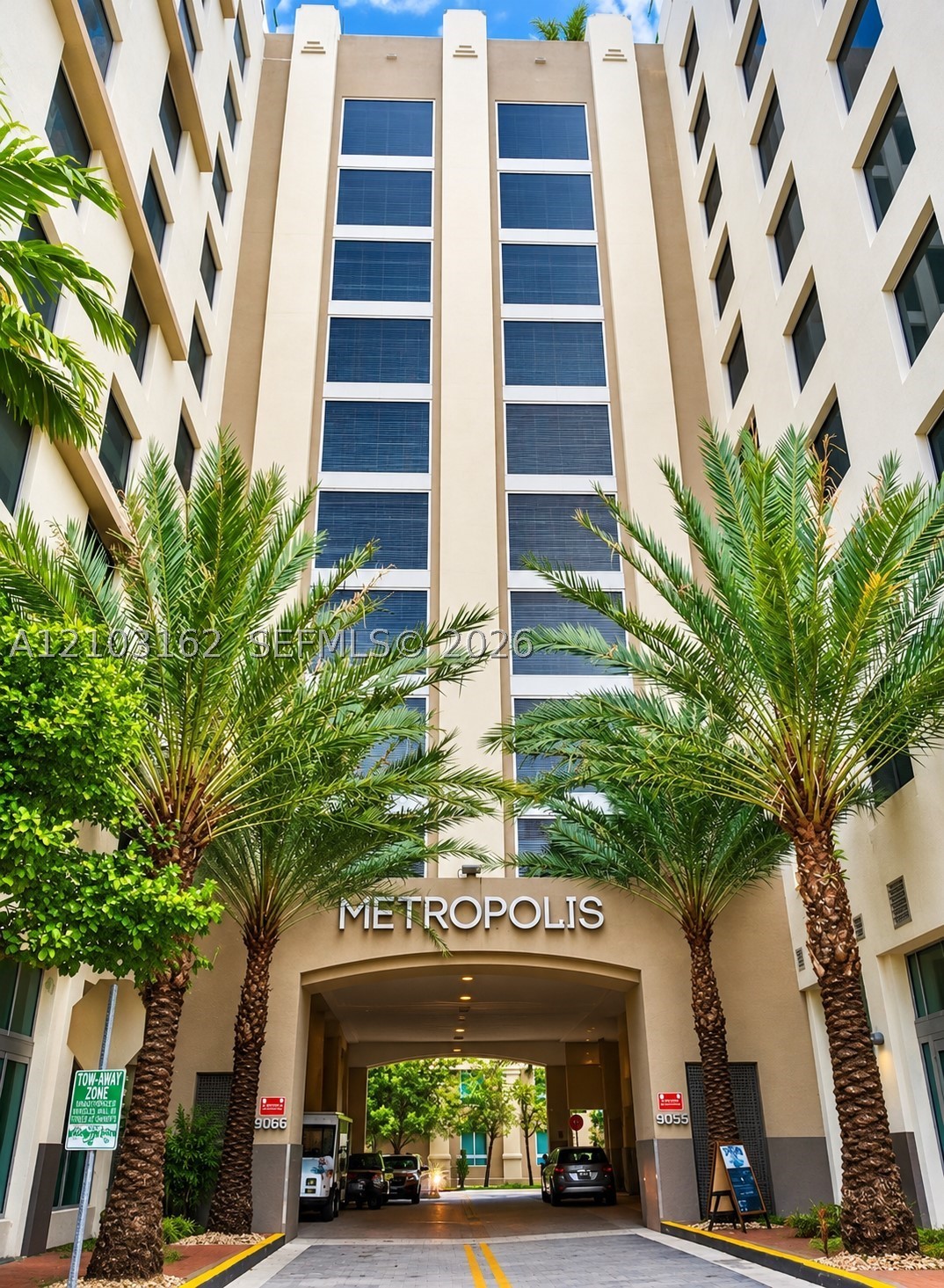 9055 SW 73rd Ct #2402 Miami, FL 33156