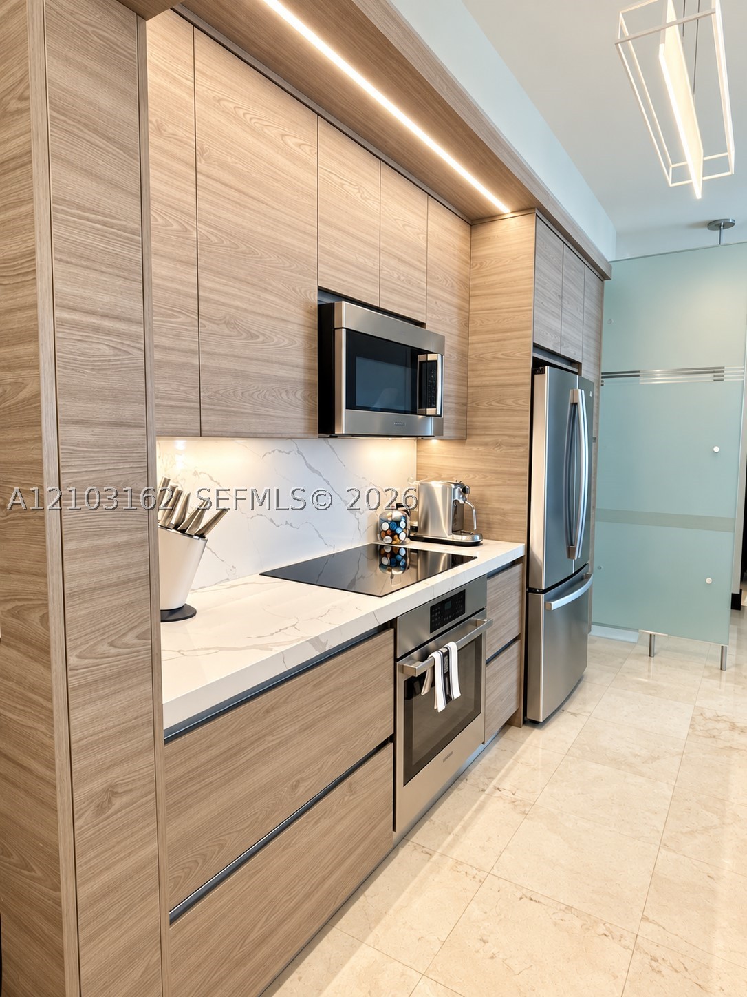 9055 SW 73rd Ct #2402 Miami, FL 33156