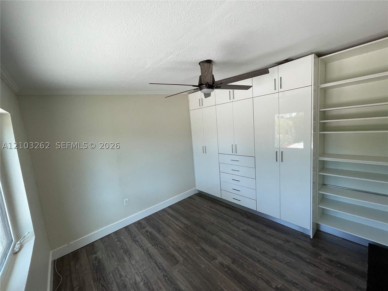 6129 SW 28th St Miami, FL 33155