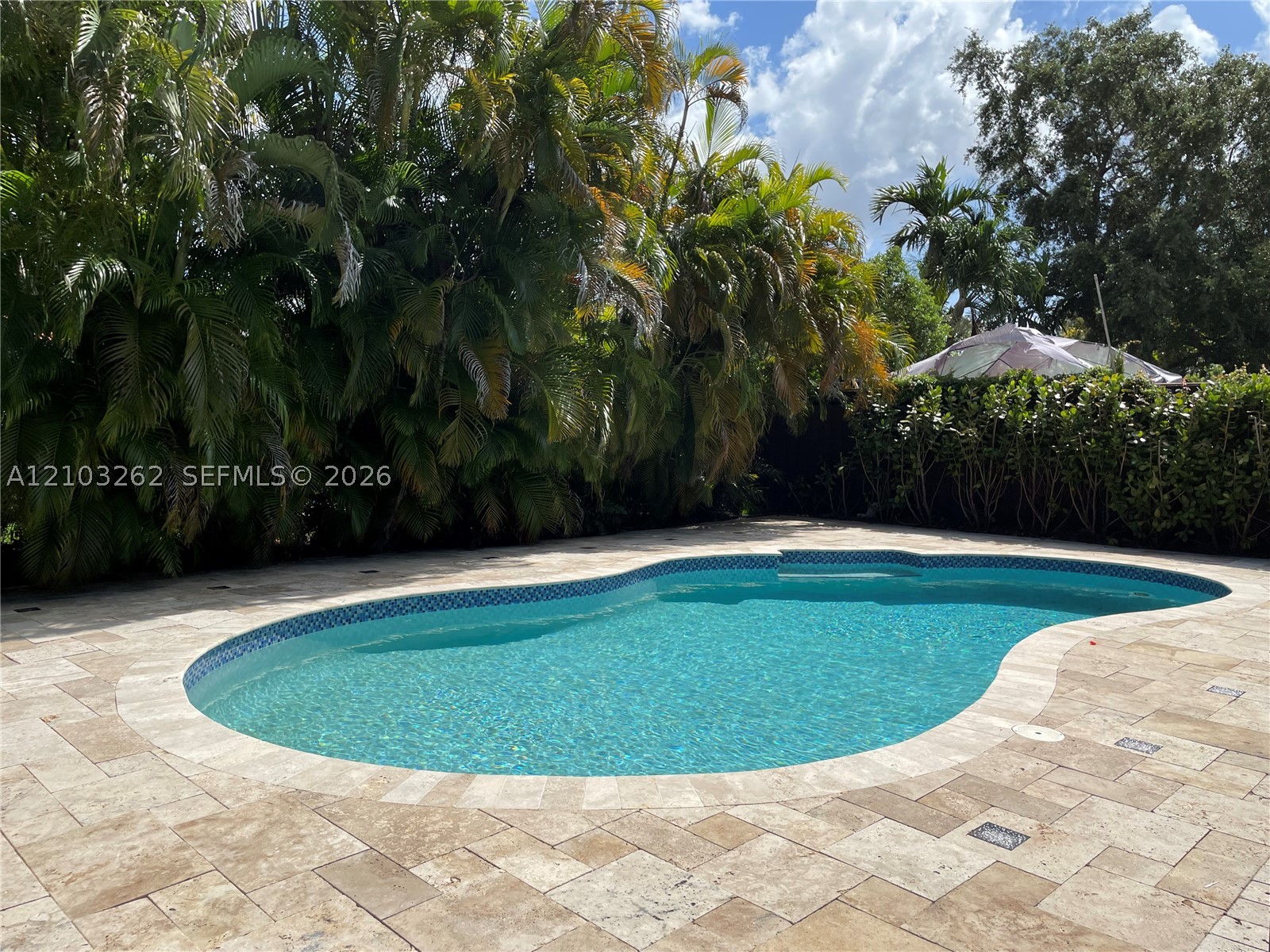 6129 SW 28th St Miami, FL 33155