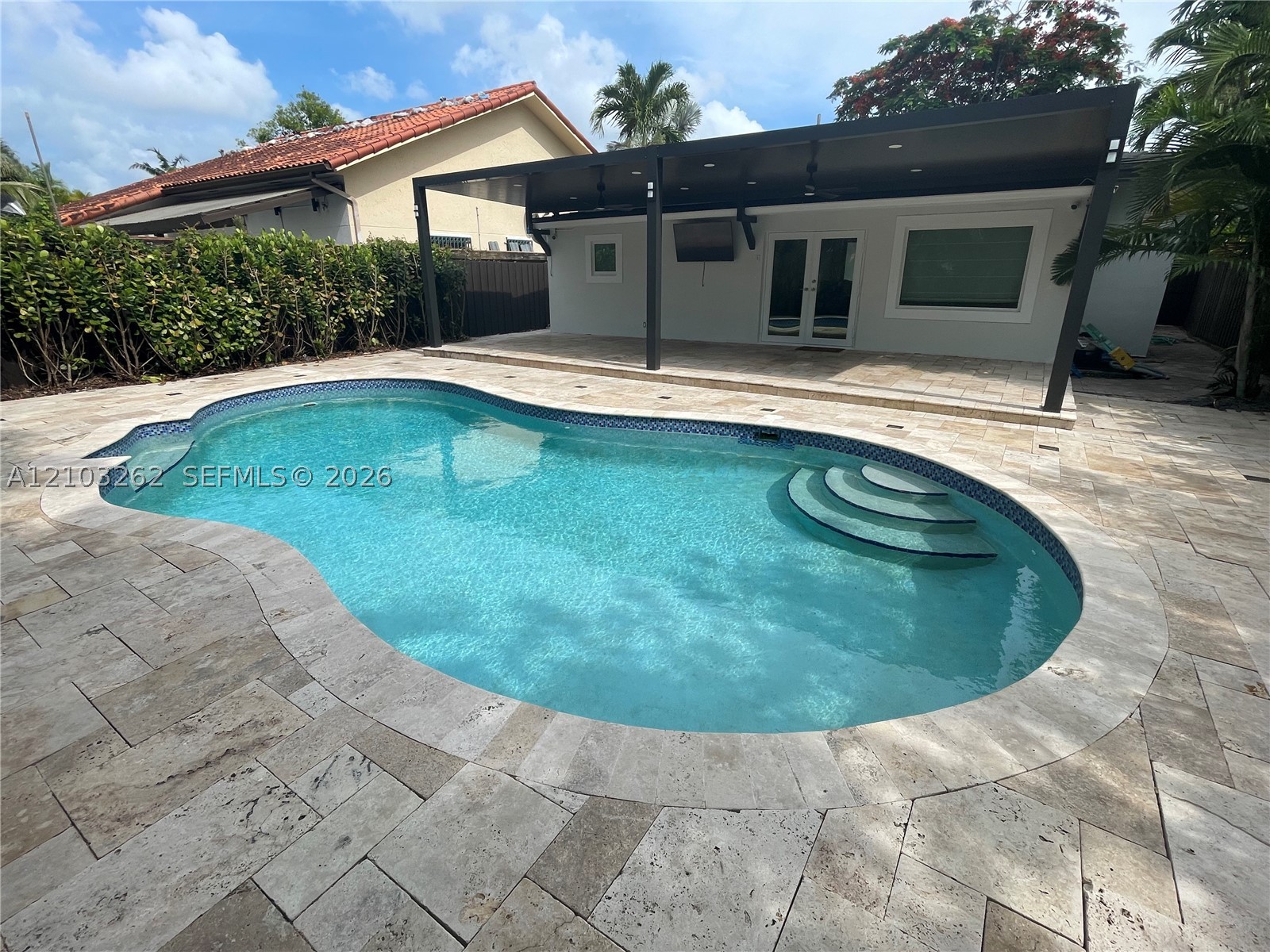 6129 SW 28th St Miami, FL 33155
