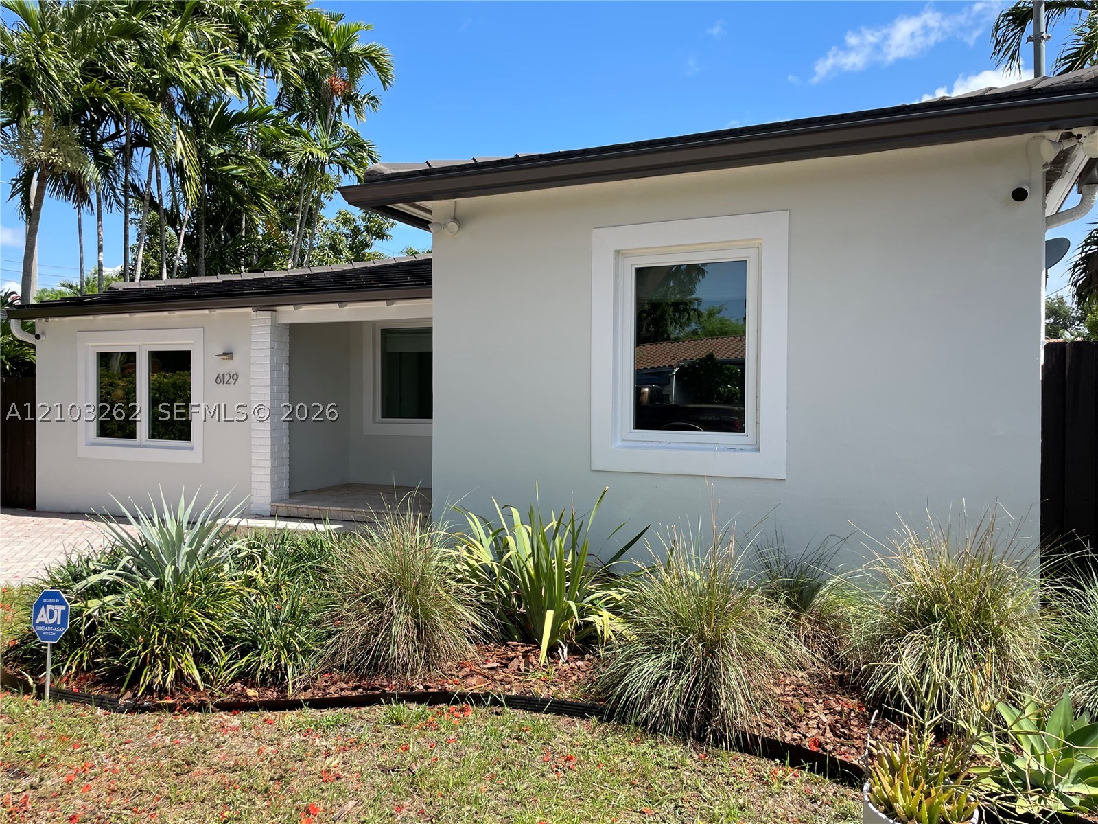 6129 SW 28th St Miami, FL 33155