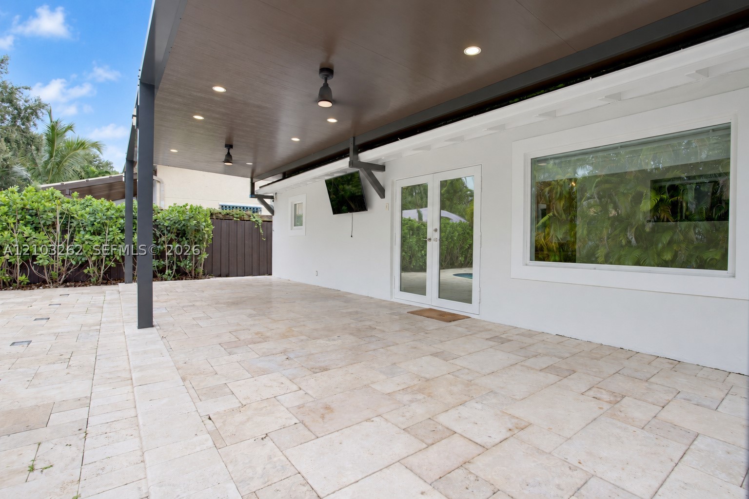 6129 SW 28th St Miami, FL 33155