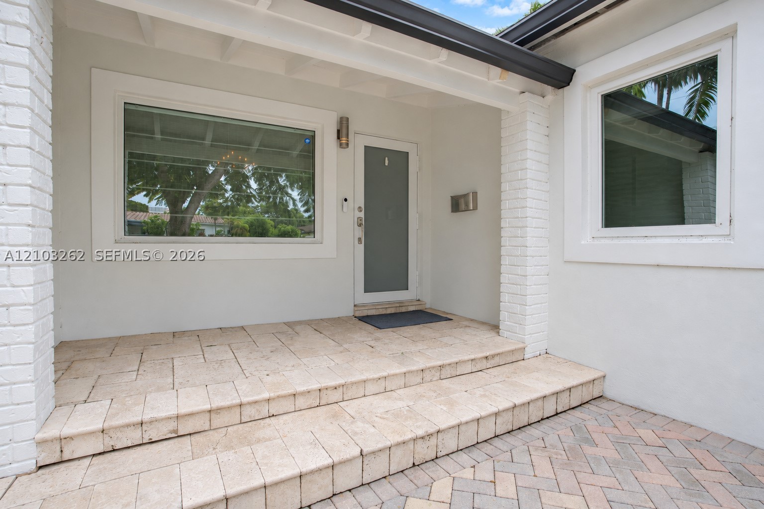 6129 SW 28th St Miami, FL 33155