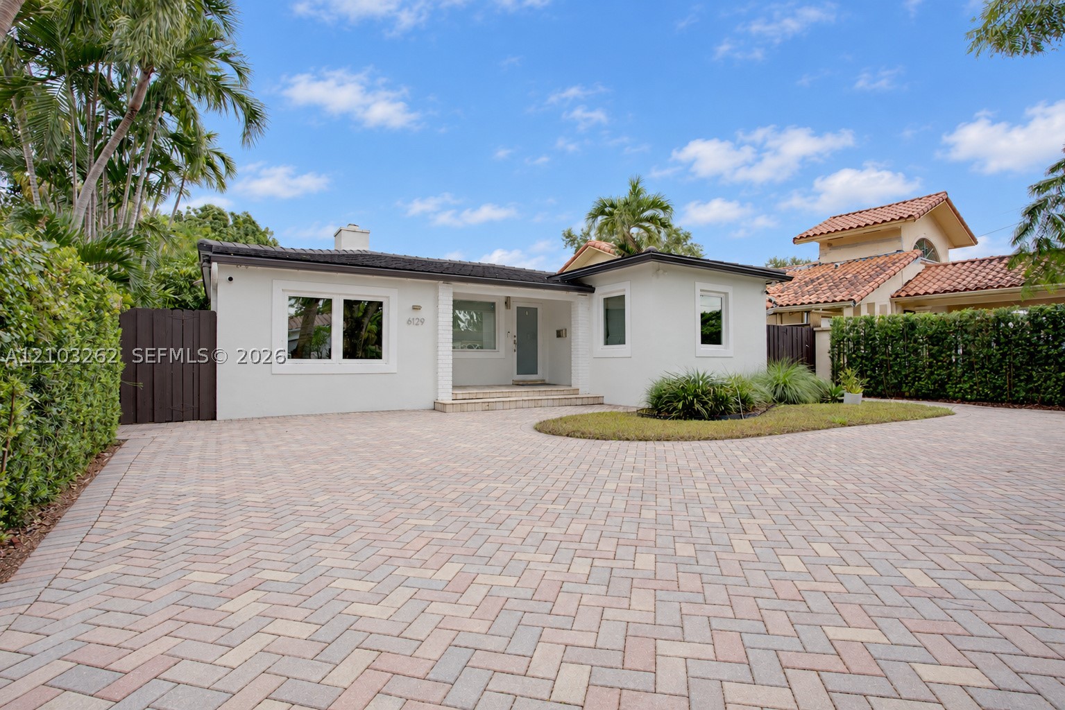 6129 SW 28th St Miami, FL 33155
