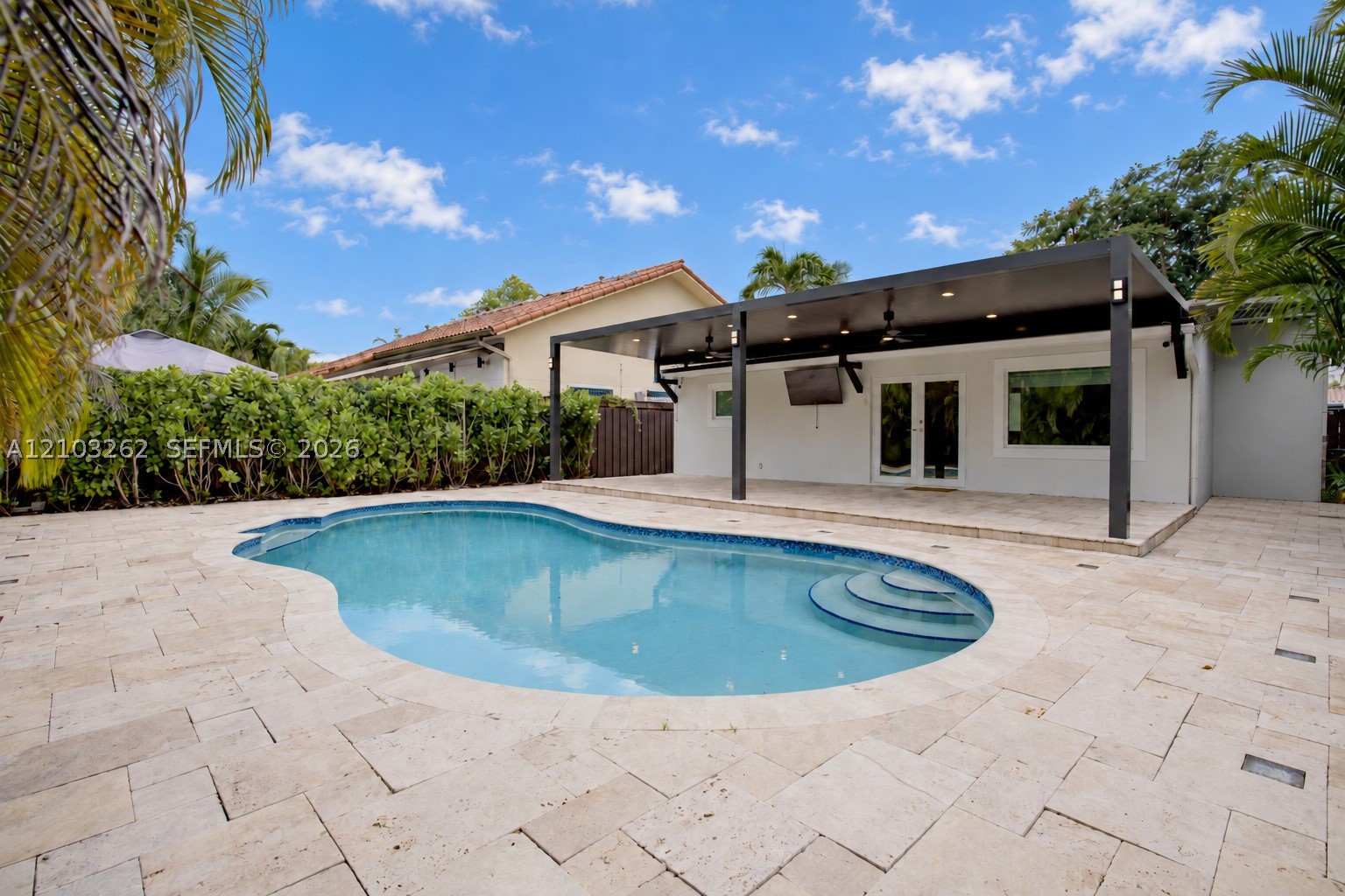 6129 SW 28th St Miami, FL 33155