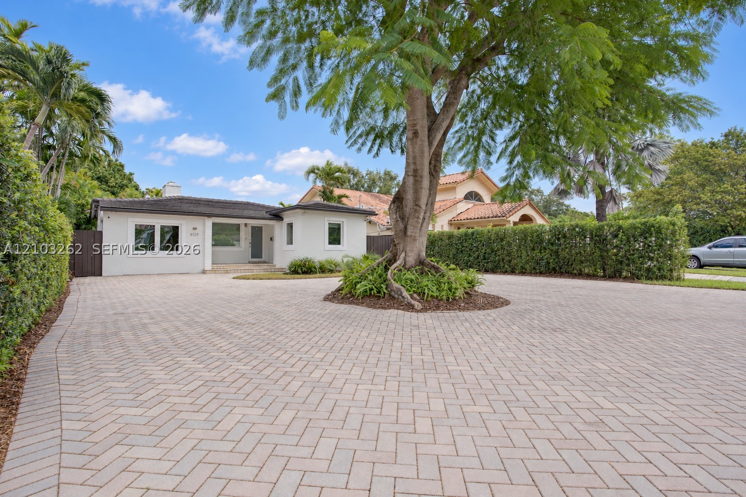 6129 SW 28th St Miami, FL 33155