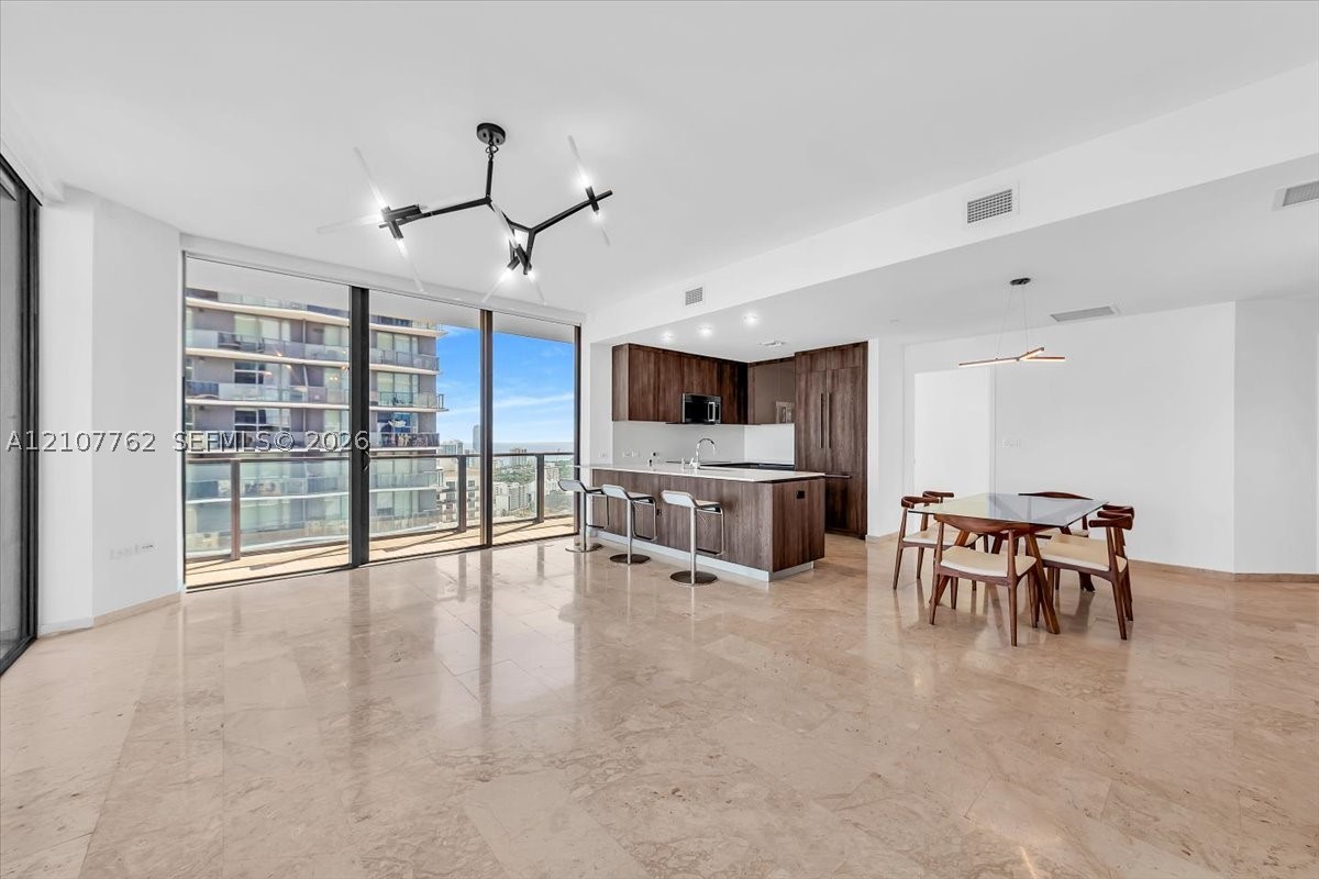 88 SW 7th St #3401 Miami, FL 33130