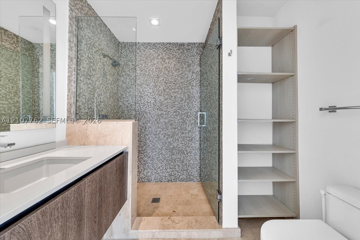 88 SW 7th St #3401 Miami, FL 33130