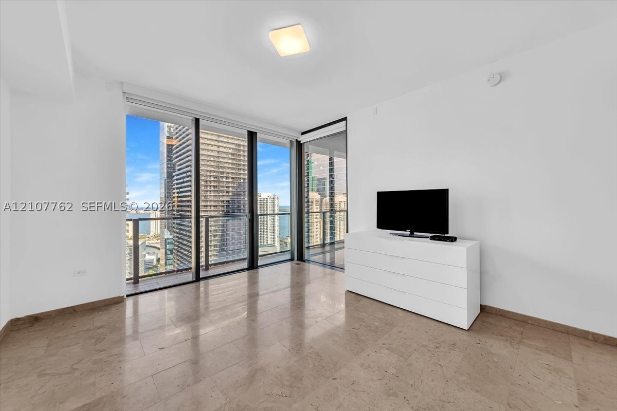 88 SW 7th St #3401 Miami, FL 33130