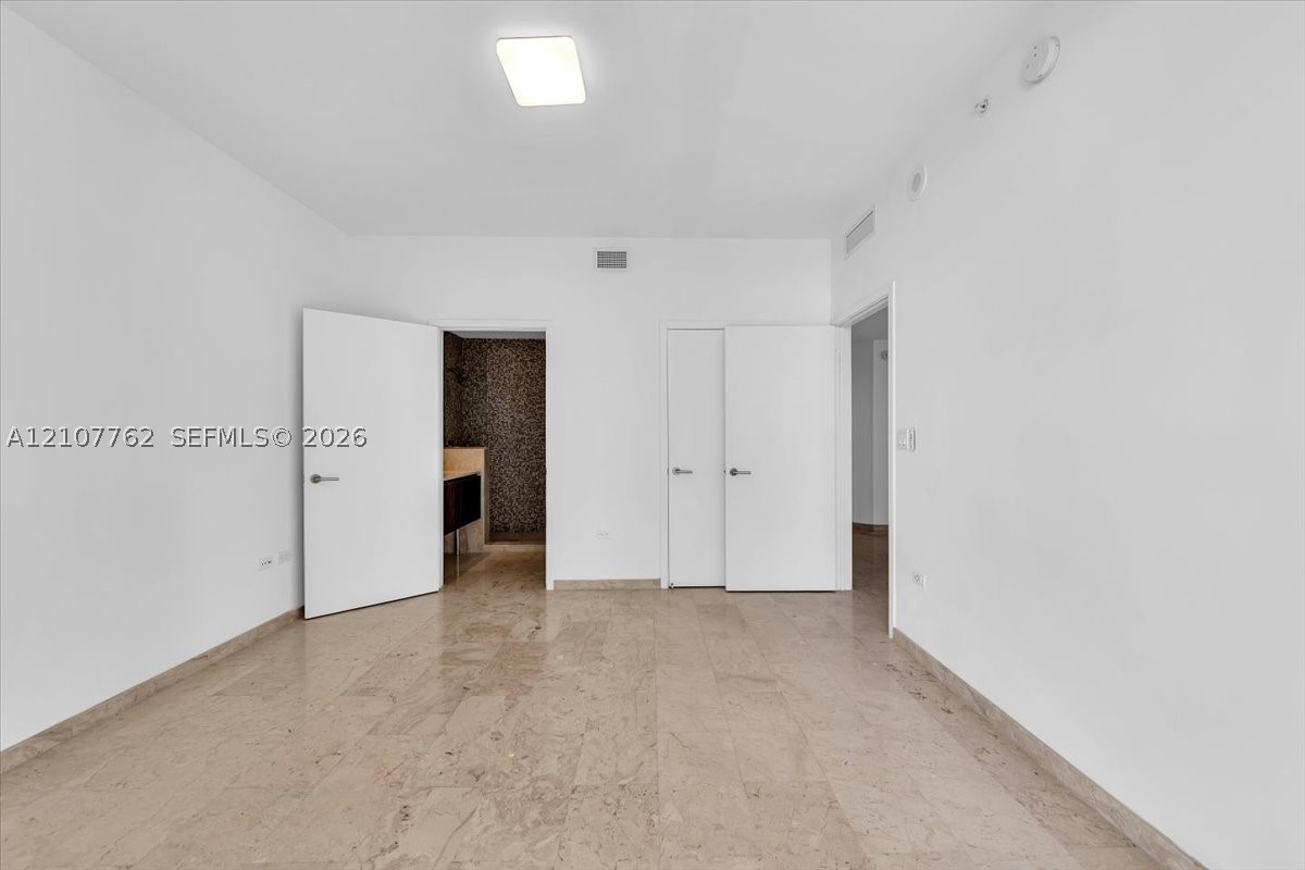 88 SW 7th St #3401 Miami, FL 33130