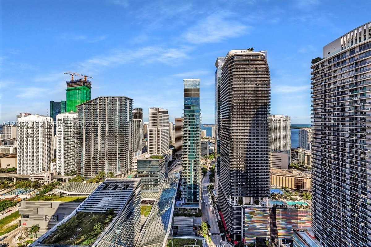 88 SW 7th St #3401 Miami, FL 33130