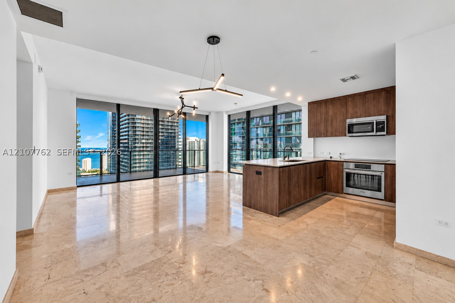 88 SW 7th St #3401 Miami, FL 33130