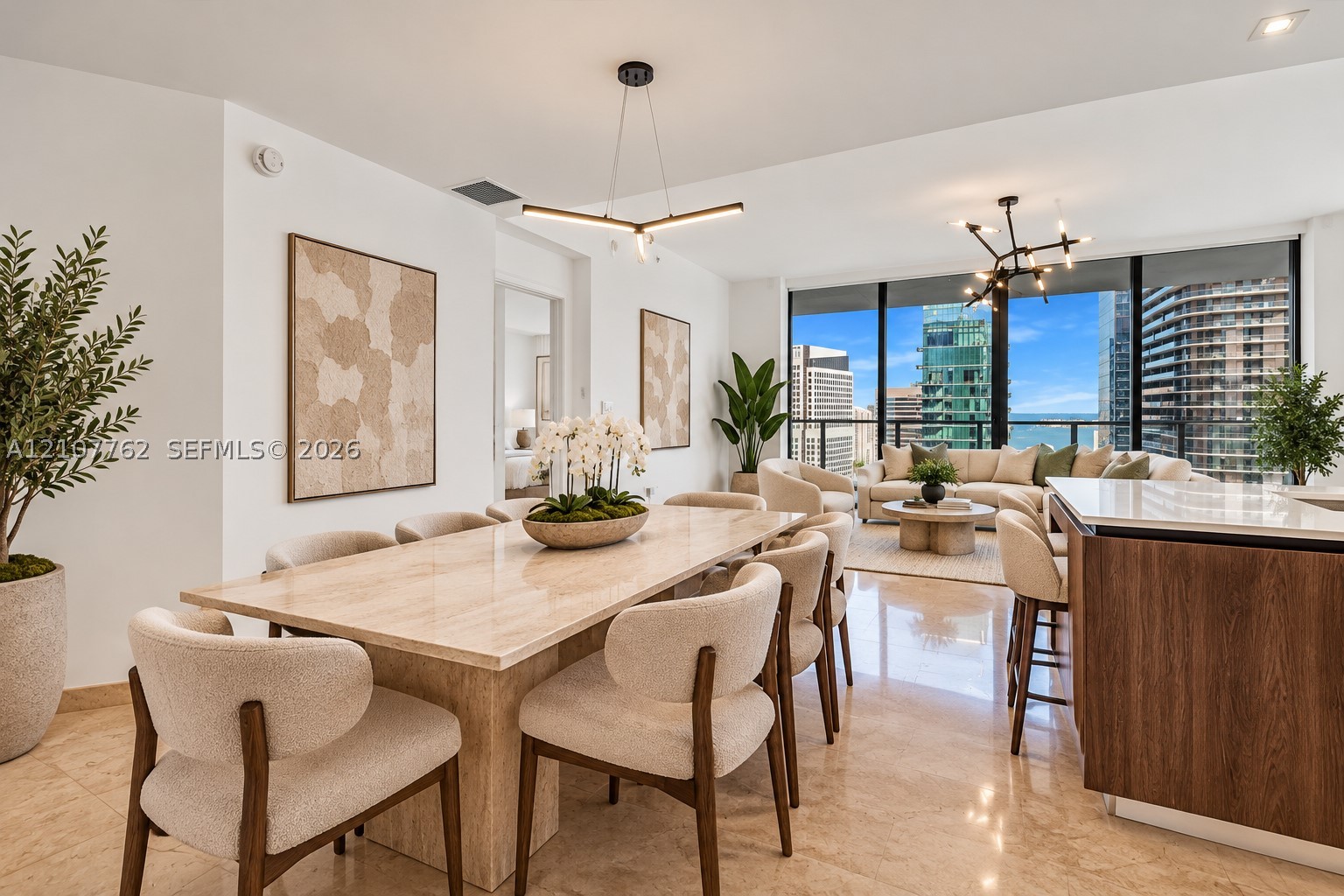 88 SW 7th St #3401 Miami, FL 33130
